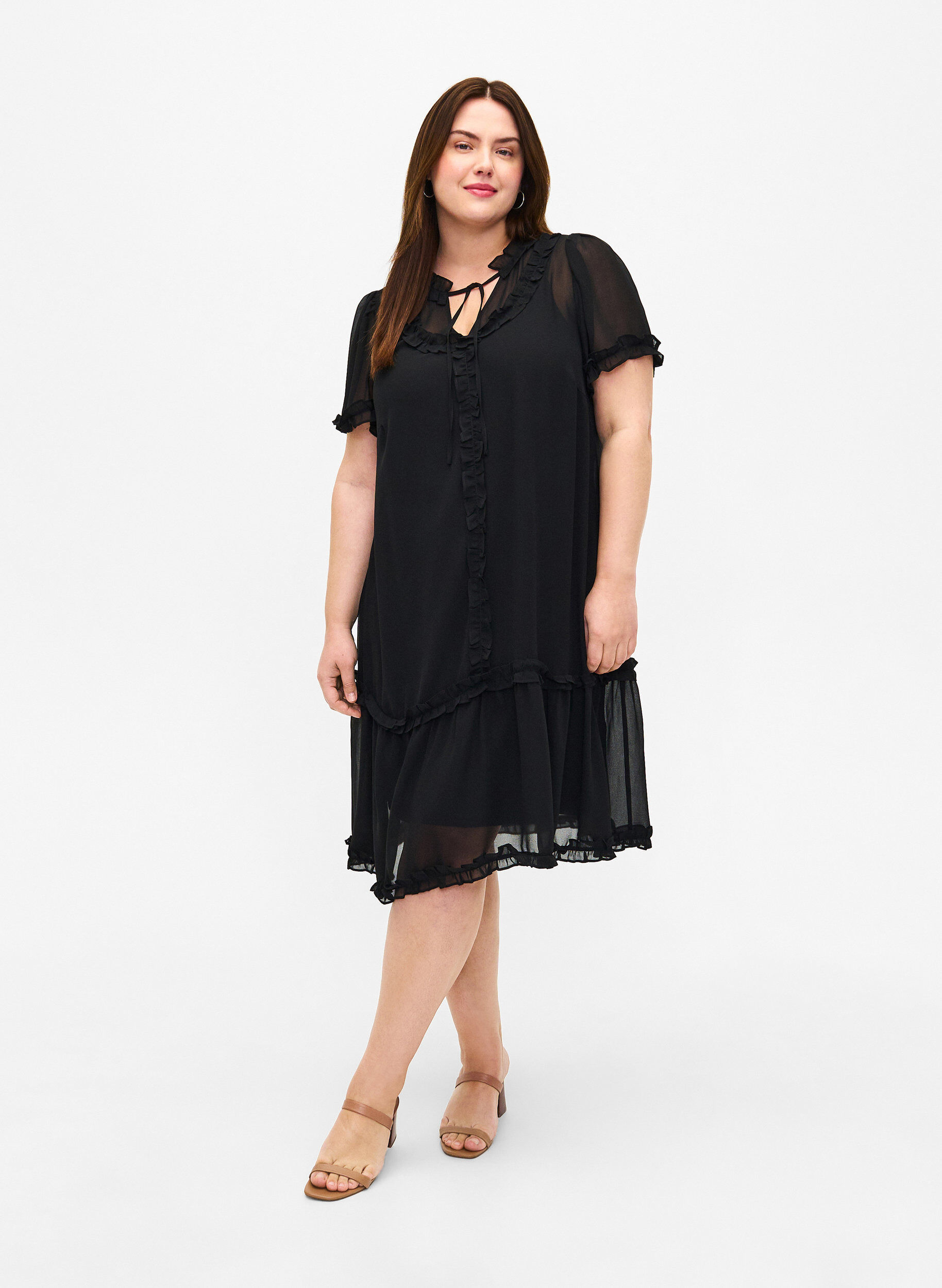 Zizzi Chiffon jurk met A-snit en ruches, Black, Model image number 2