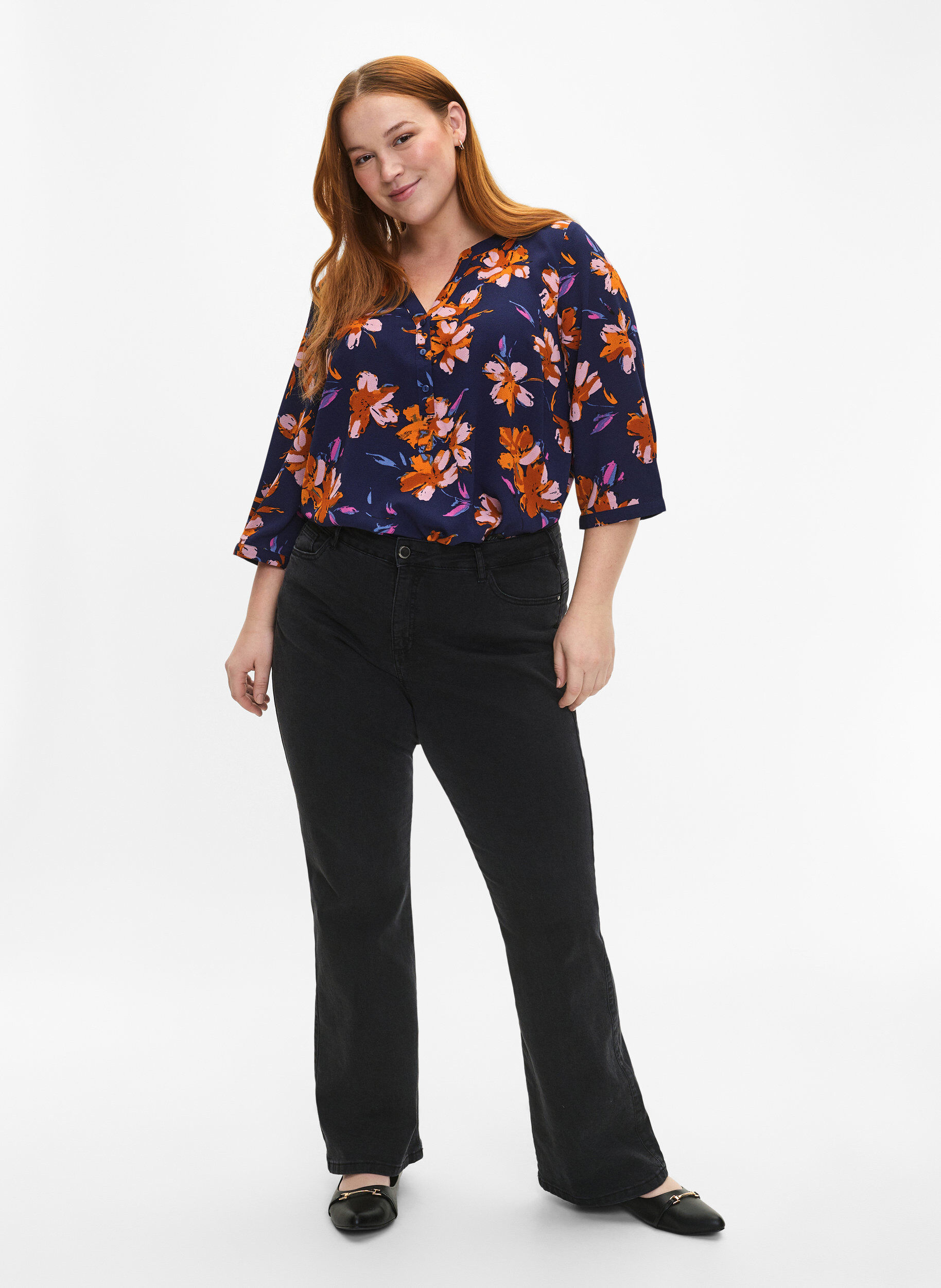 Zizzi Gebloemde blouse met 3/4 mouwen, Peacoat Flower AOP, Model image number 2