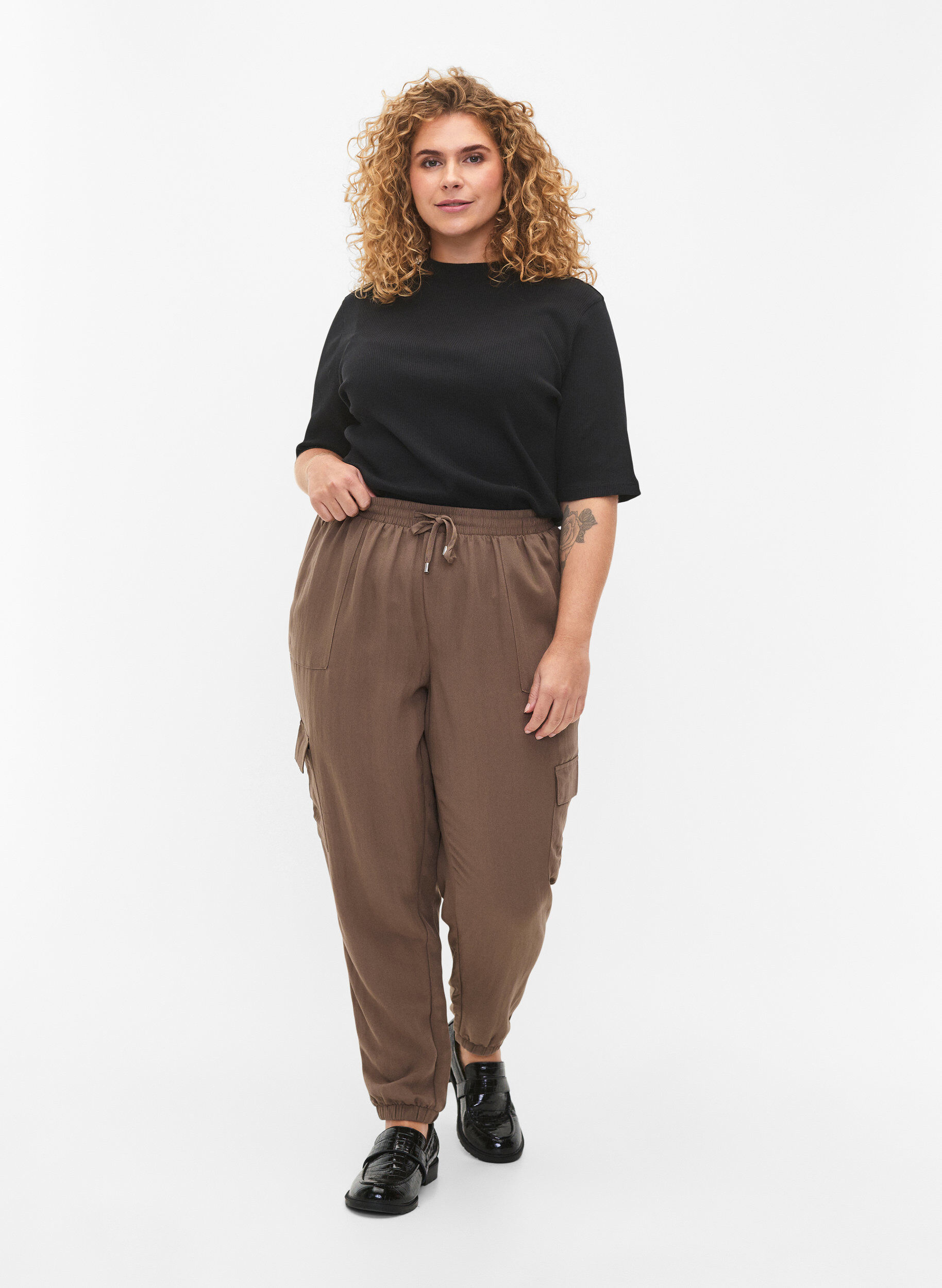 Zizzi Wijde cargobroek van viscose, Chocolate Chip, Model image number 0