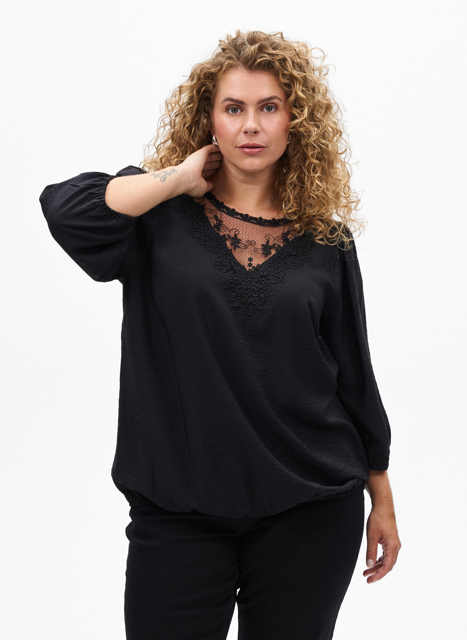 ZizziBlouse met 3/4 mouwen en kantdetails, Zwart, Model image number 0