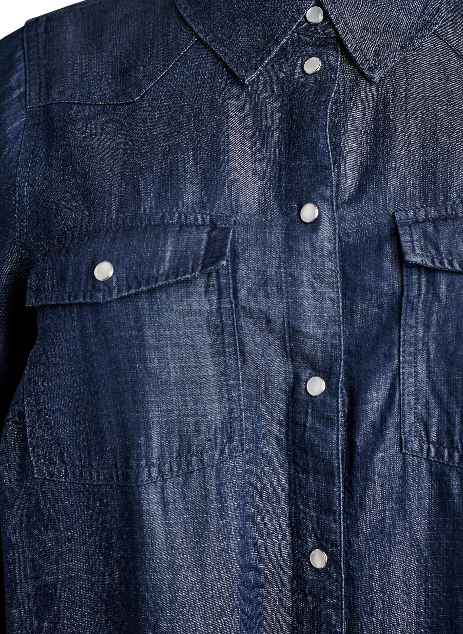 Zizzi Korte denimjurk in lyocell met drukkers, Blauw, Packshot image number 2