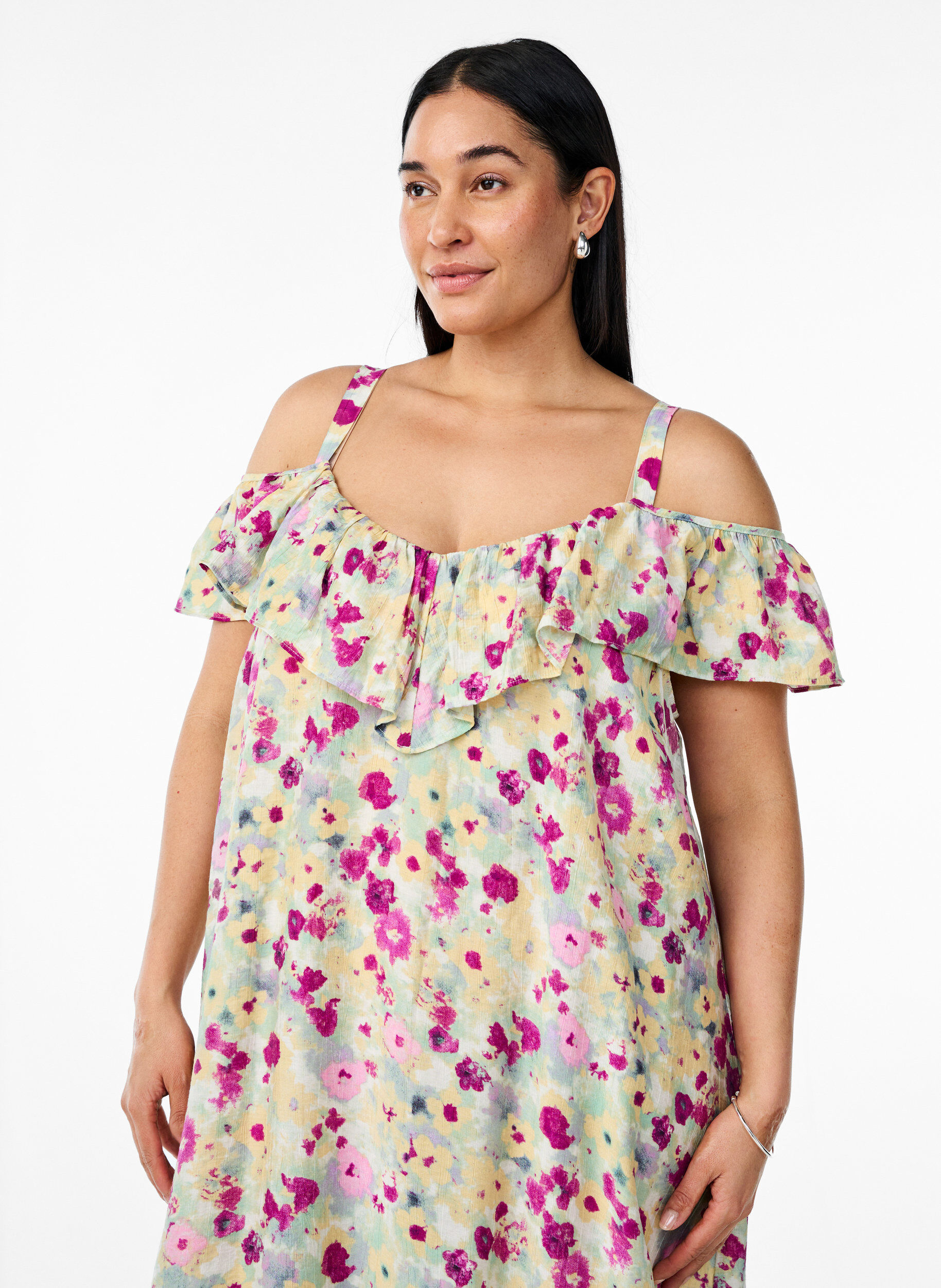 Zizzi Midi jurk met bloemen en ruches bij de schouder, Vanille, Model image number 3