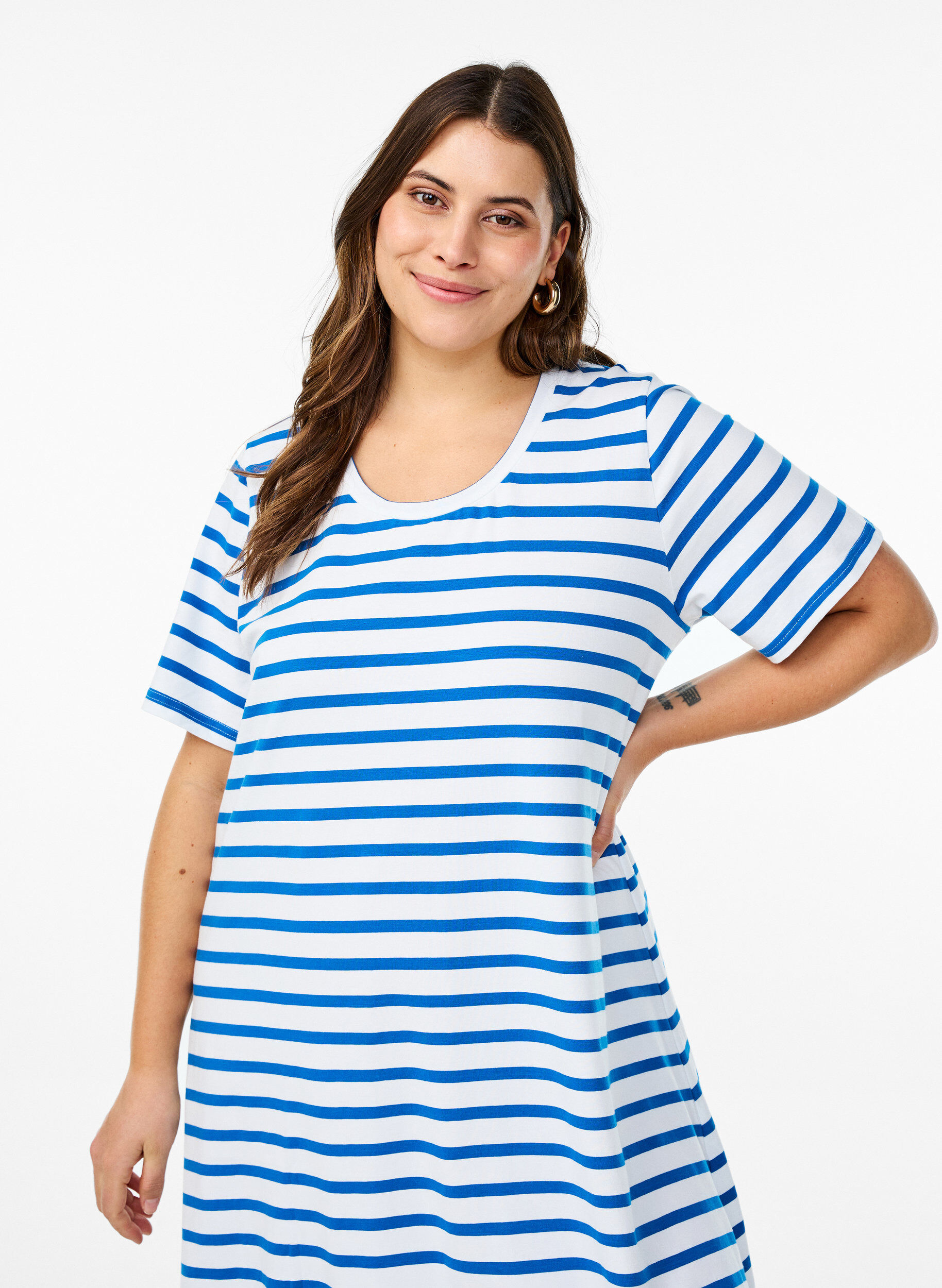 Zizzi Gestreepte jersey jurk met korte mouwen, Blauw, Model image number 2