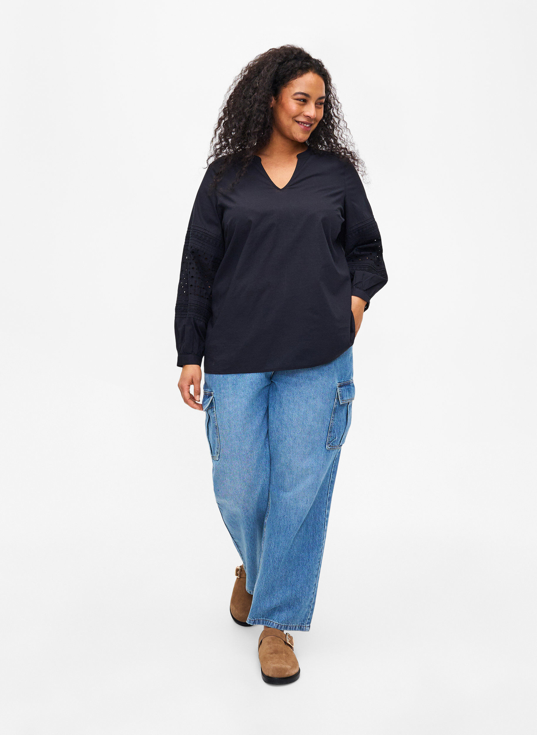 Zizzi Blouse met lange mouwen en decoratieve details, Black, Model image number 3