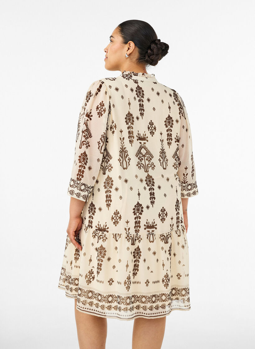 Jurk met ornamentprint en ruchekraag, Beige, Model image number 2