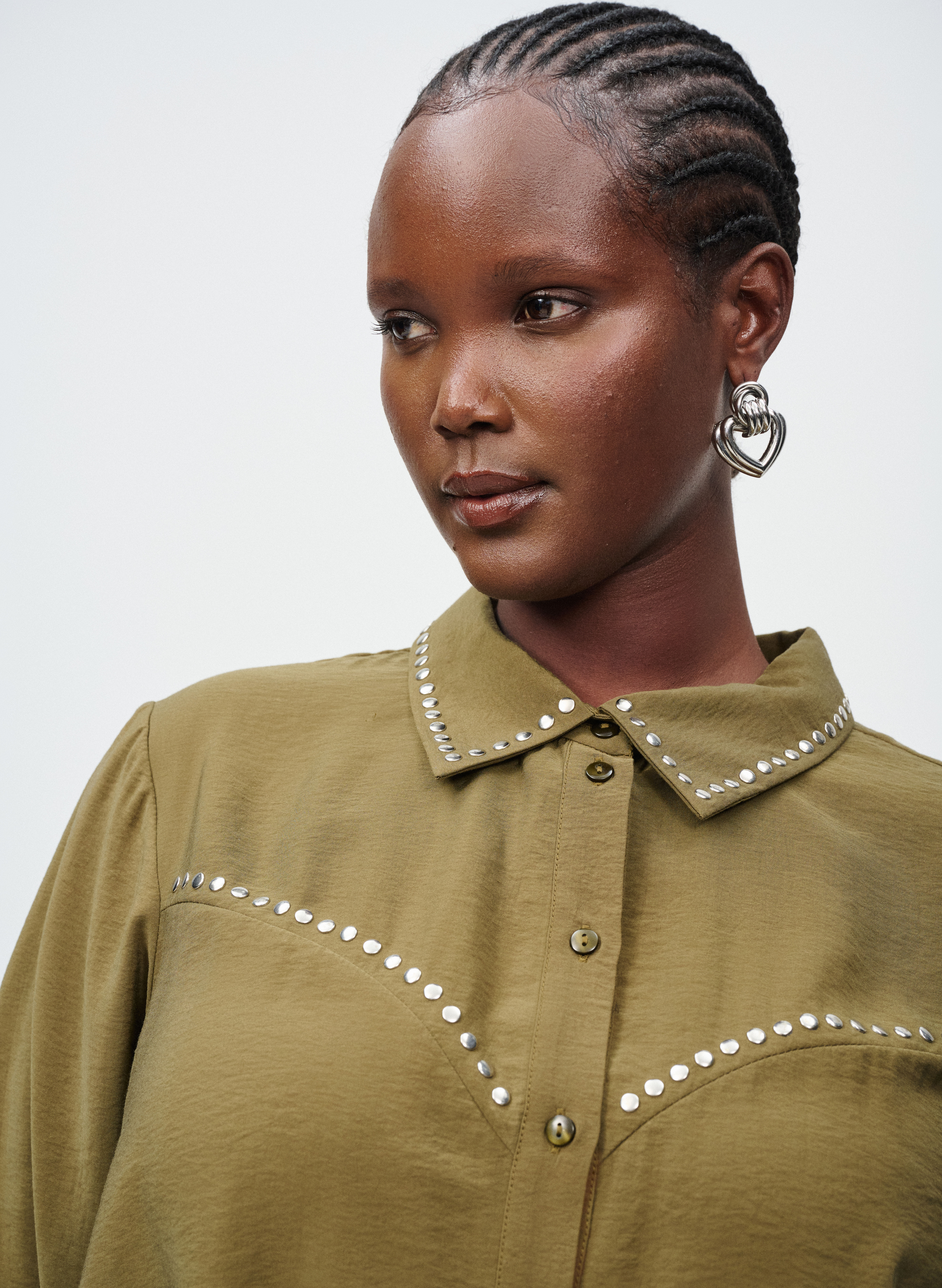 Zizzi Groen shirt met studs, , Model