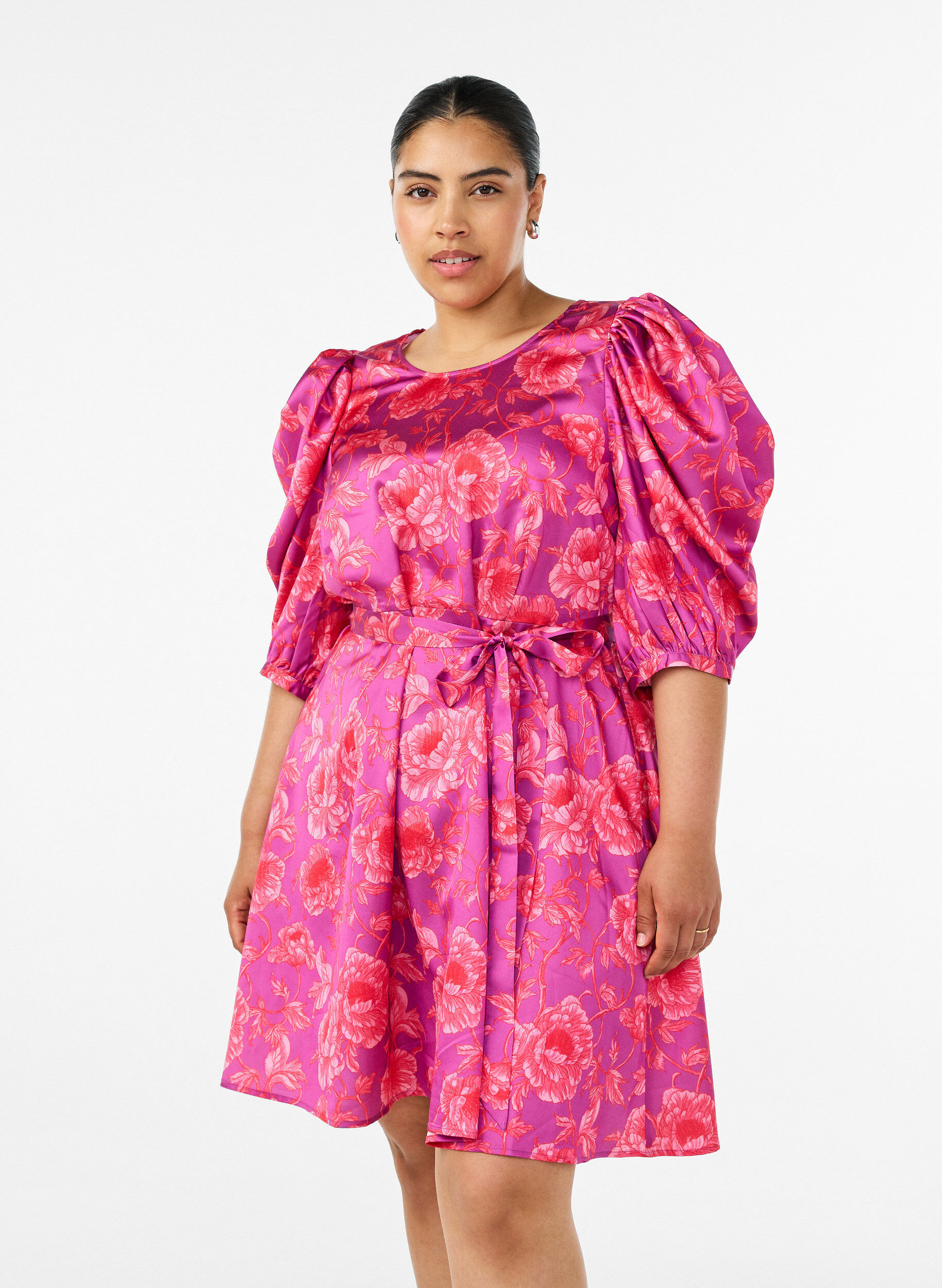 ZizziBloemenjurk met pofmouwen en strikceintuur, Roze, Model image number 0