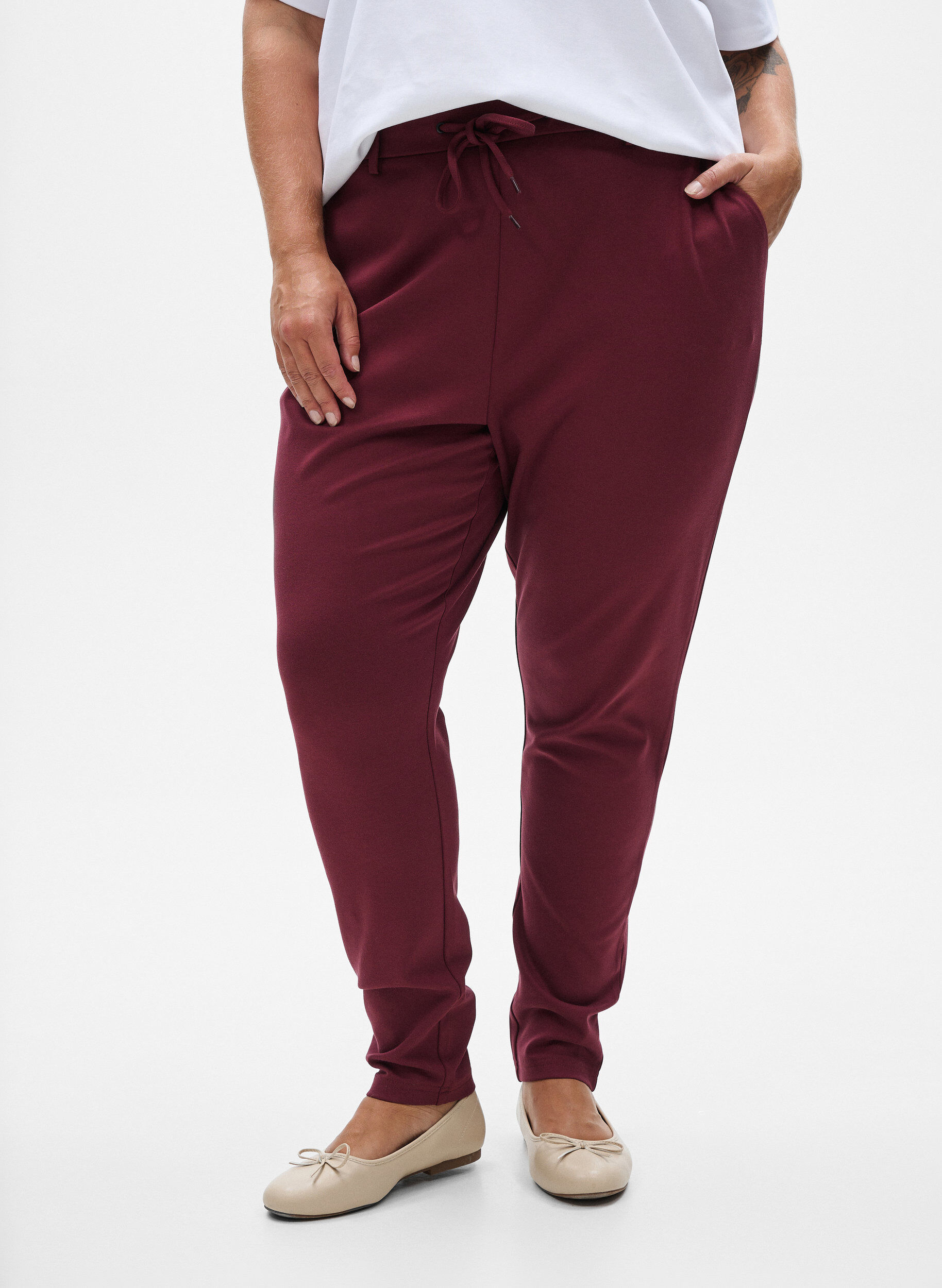 ZizziCropped Maddison broek, Donker Bordeaux, Model image number 3
