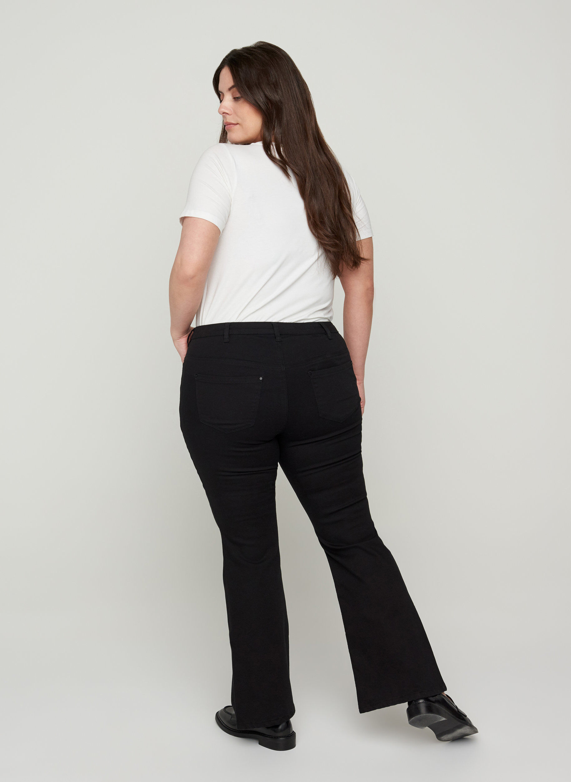 Zizzi Ellen bootcut jeans met hoge taille, Black, Model image number 1