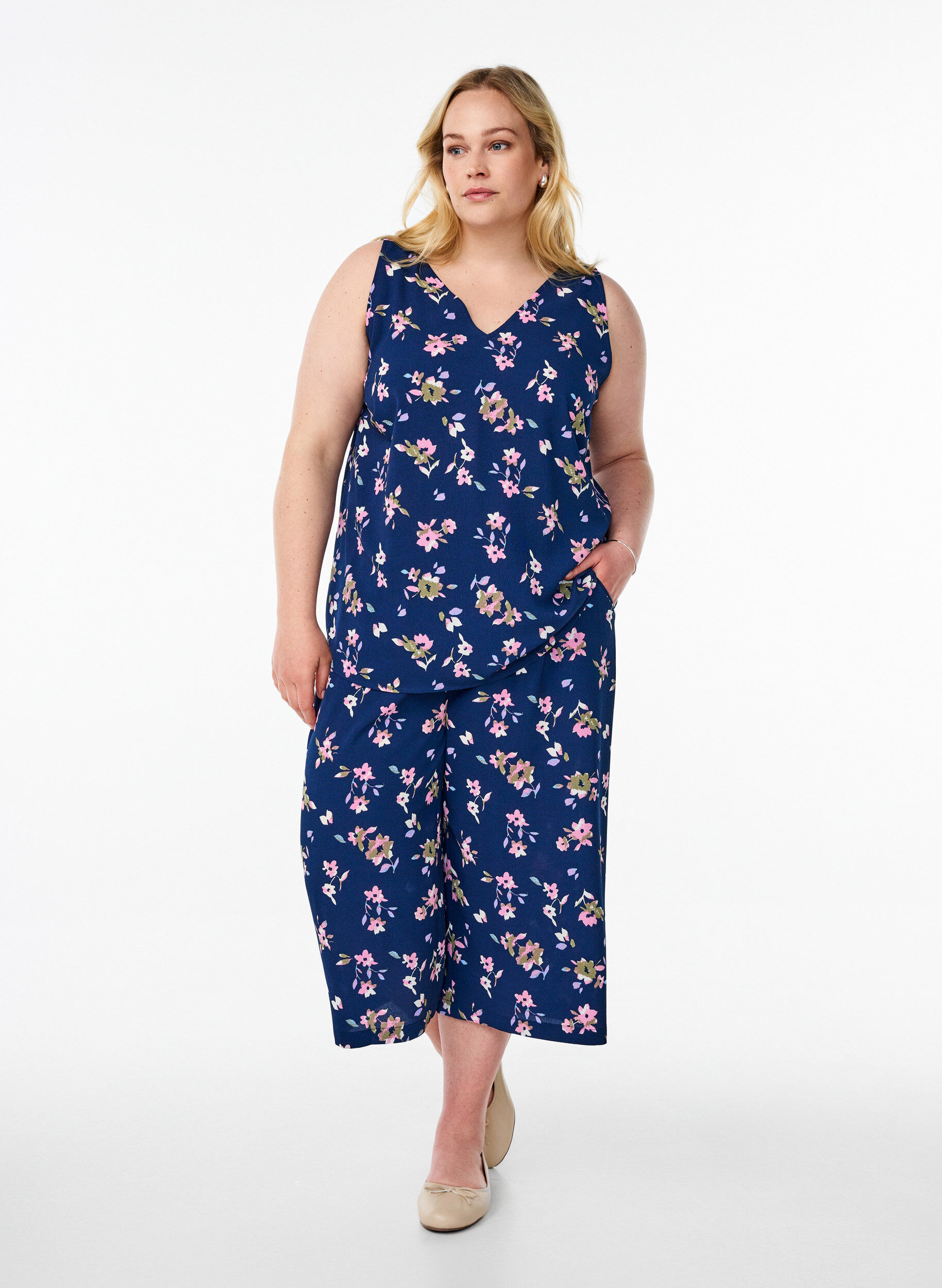 ZizziTop met print en V-hals, Blauw, Model image number 1