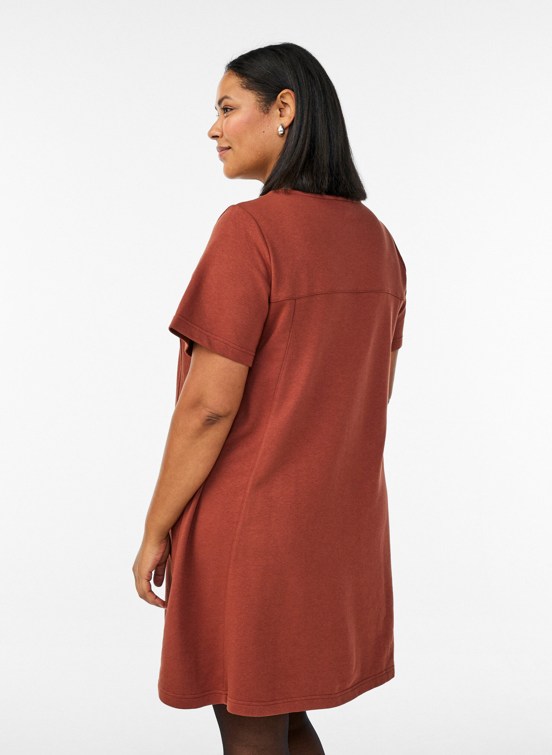Zizzi Jersey jurk met korte mouwen en zakken, Rood, Model image number 2