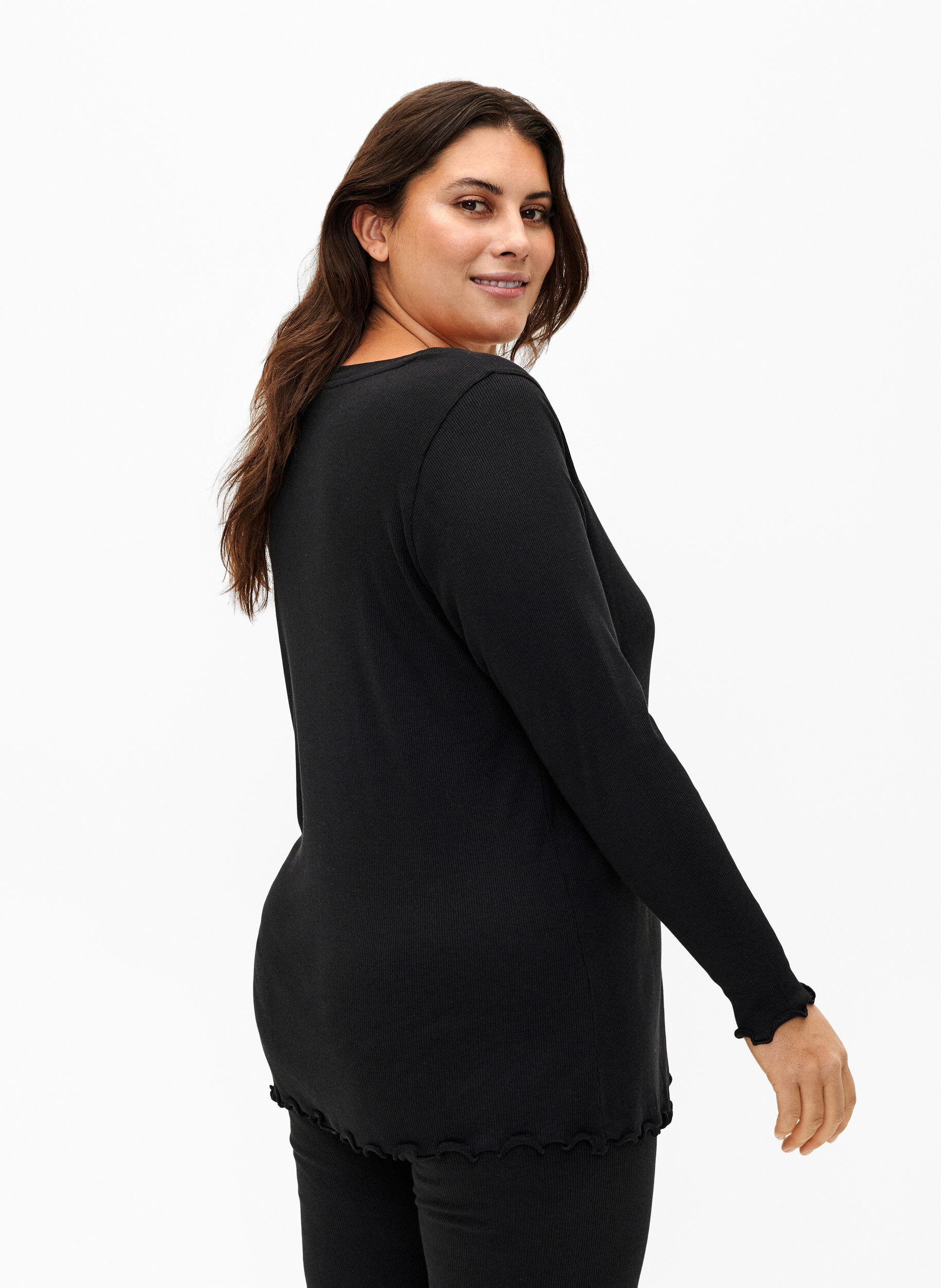 Zizzi Geribde blouse met lange mouwen en een V-hals, Black, Model image number 1
