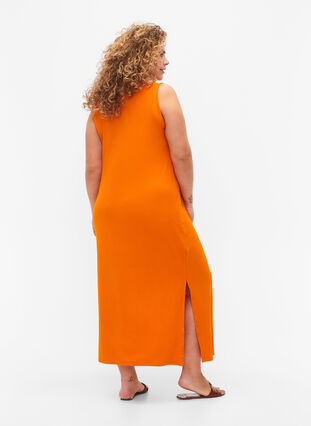 Mouwloze, geribde jurk van viscose, Exuberance, Model image number 1