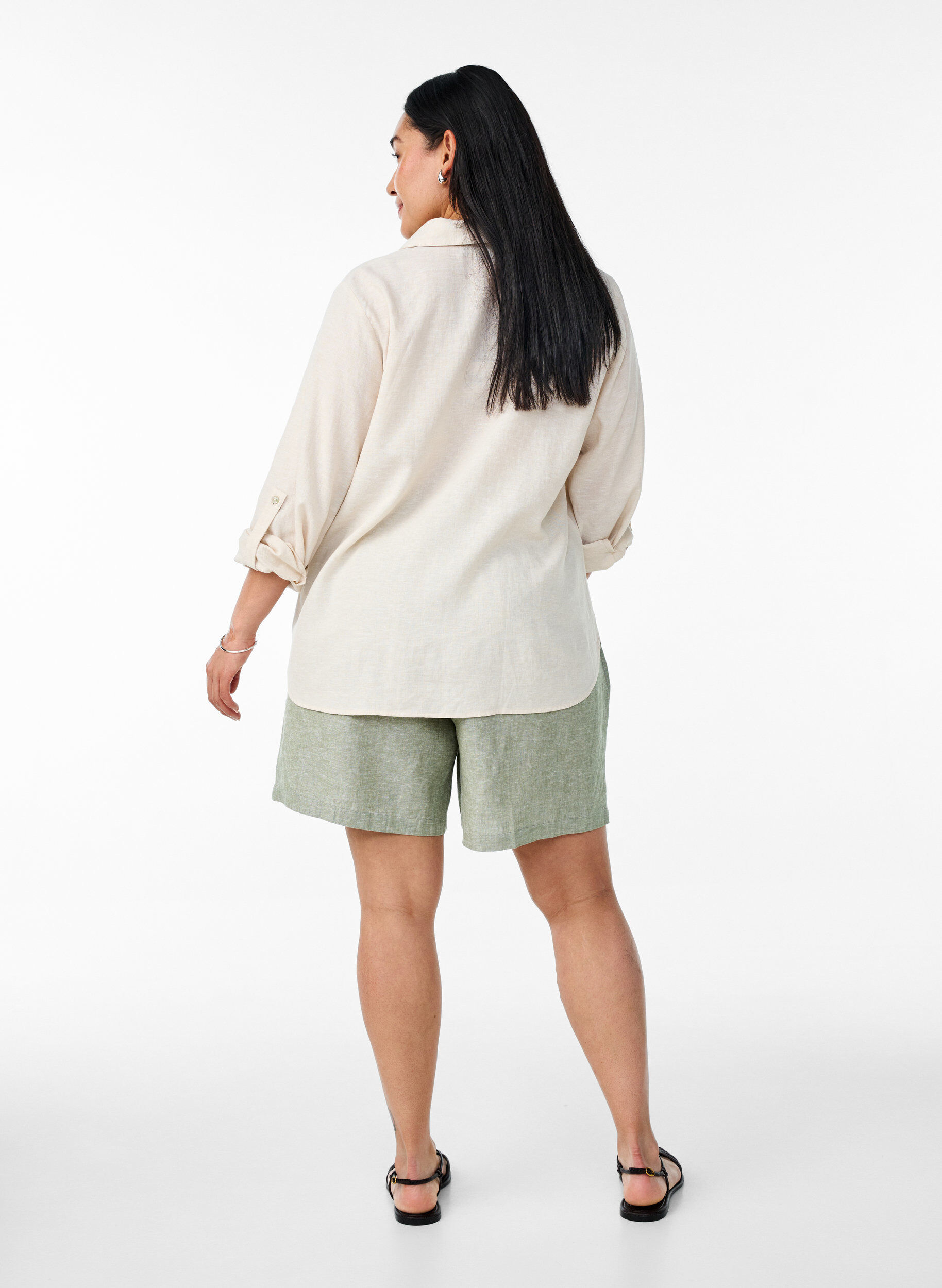 Zizzi Losse shorts van linnen en viscose, Groen, Model image number 2