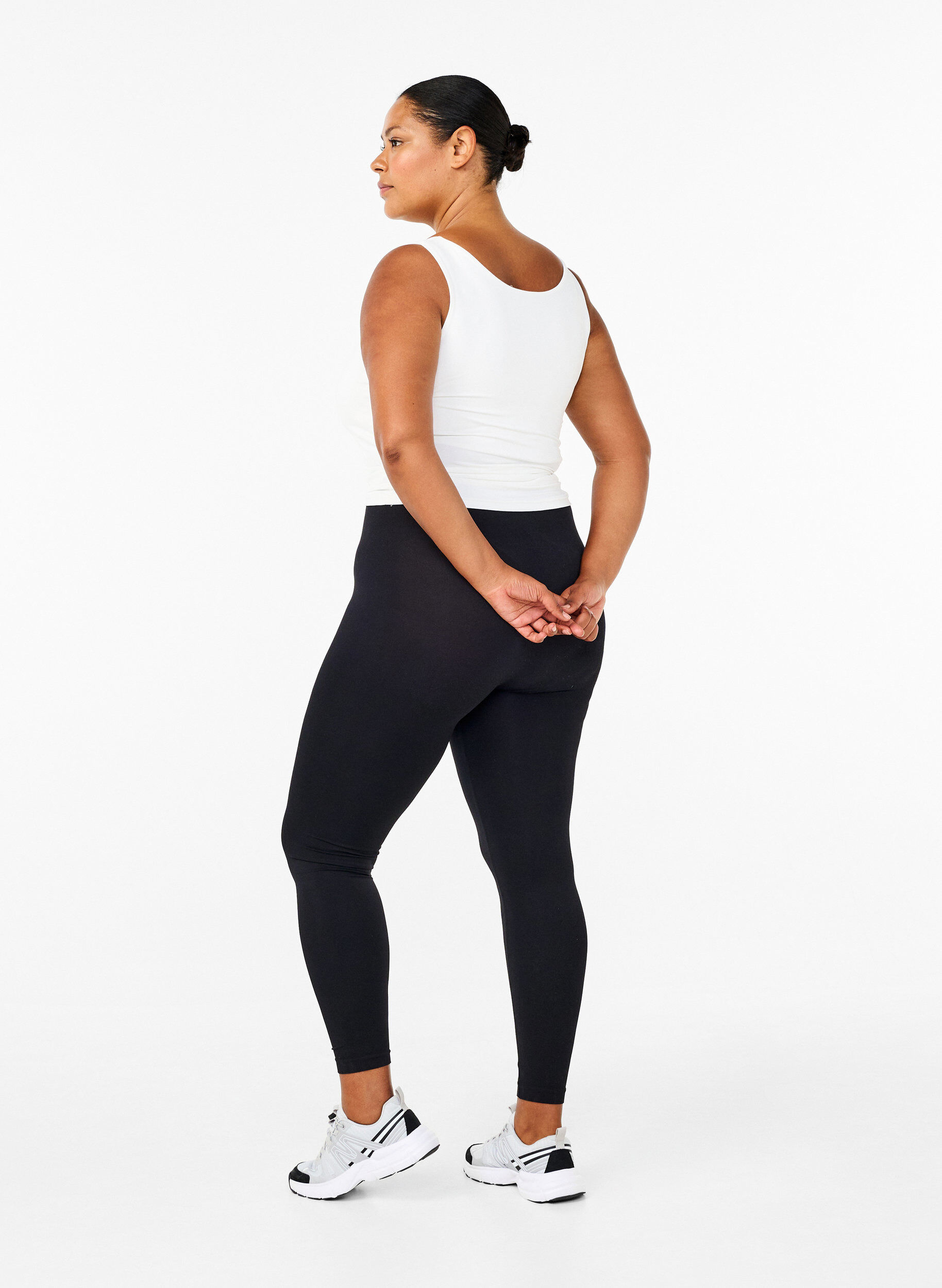 Zizzi Naadloze basis legging, Zwart, Model image number 2