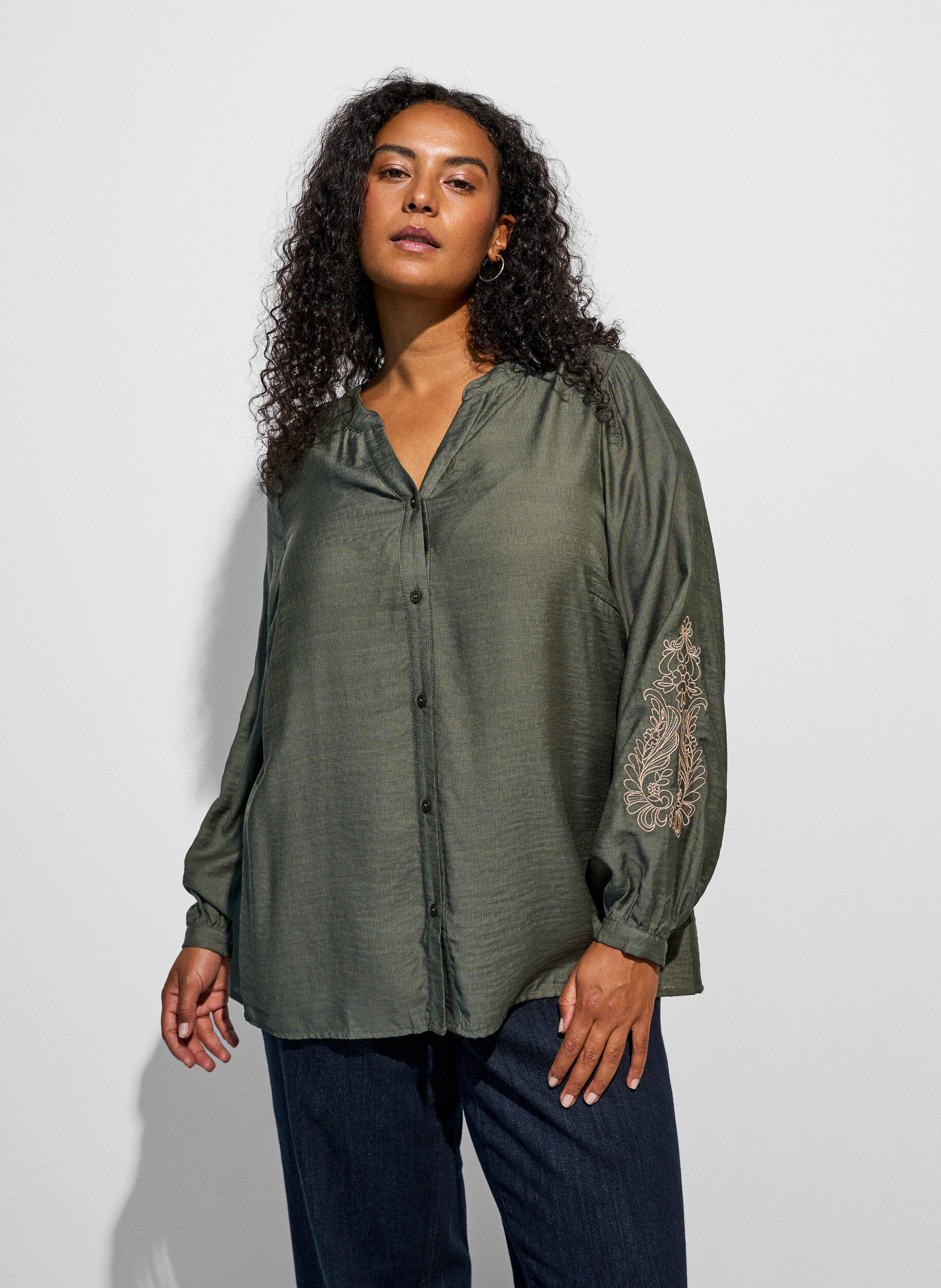 ZizziViscose shirt met geborduurde mouwen, Groen, Model image number 0