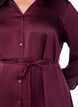 Satijnen overhemdjurk met een strikceintuur, Rood, Model image number 3