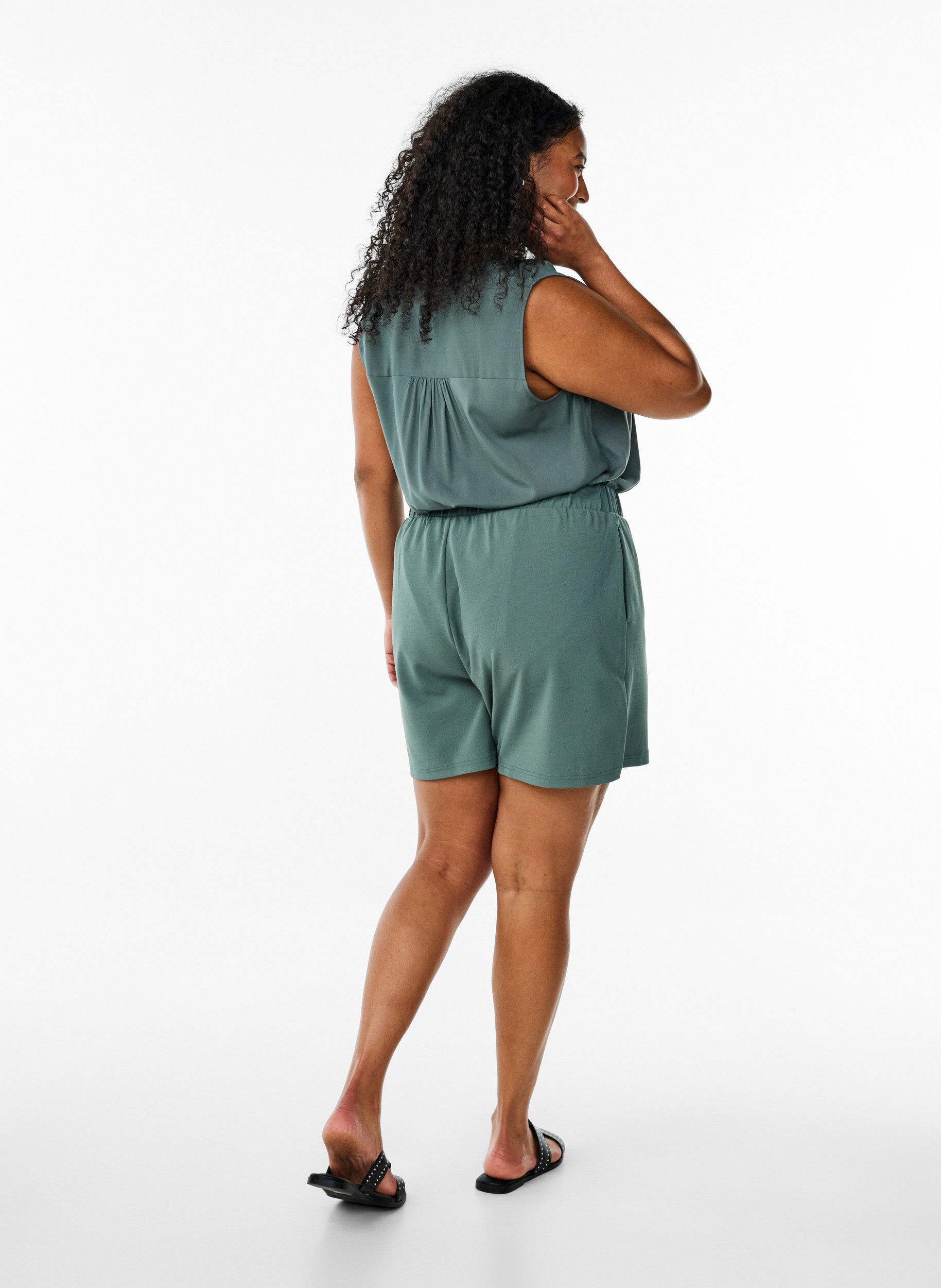 ZizziKorte broek met losse pasvorm en zakken, Groen, Model image number 1