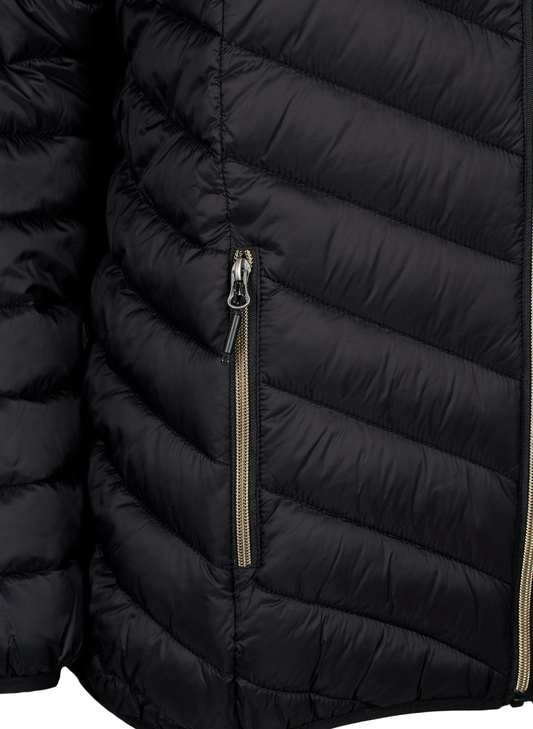 ZizziGewatteerd lichtgewicht jack met capuchon, Zwart, Packshot image number 2