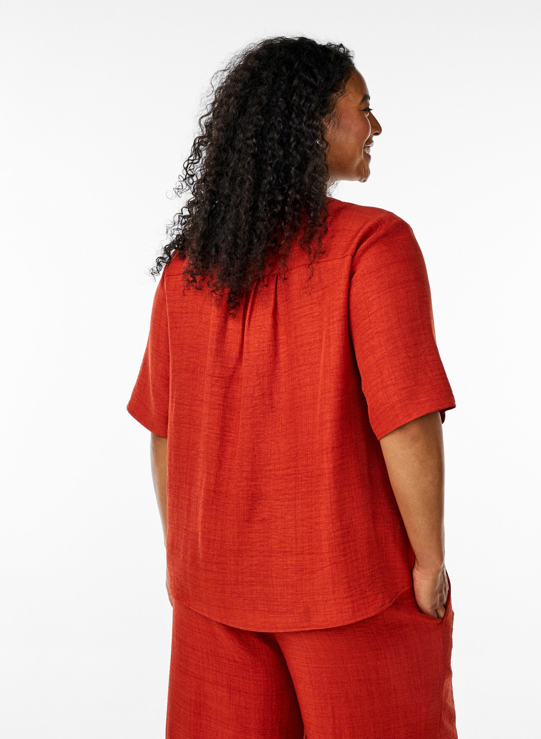 Zizzi Overhemd blouse met V-hals en korte mouwen, Rood, Model image number 2