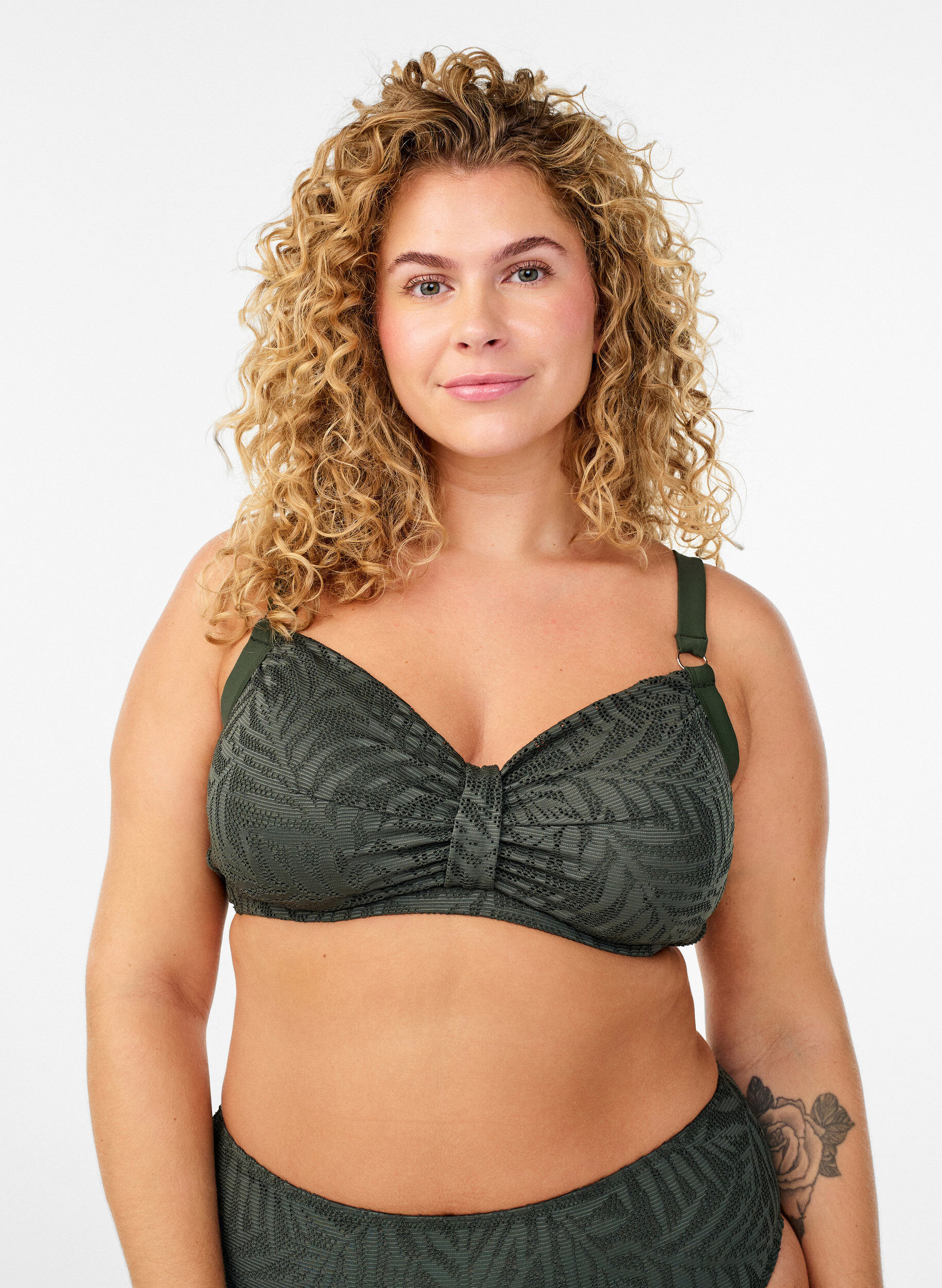 Bikinitop met gestructureerd mesh en afneembare vulling, Groen, Model