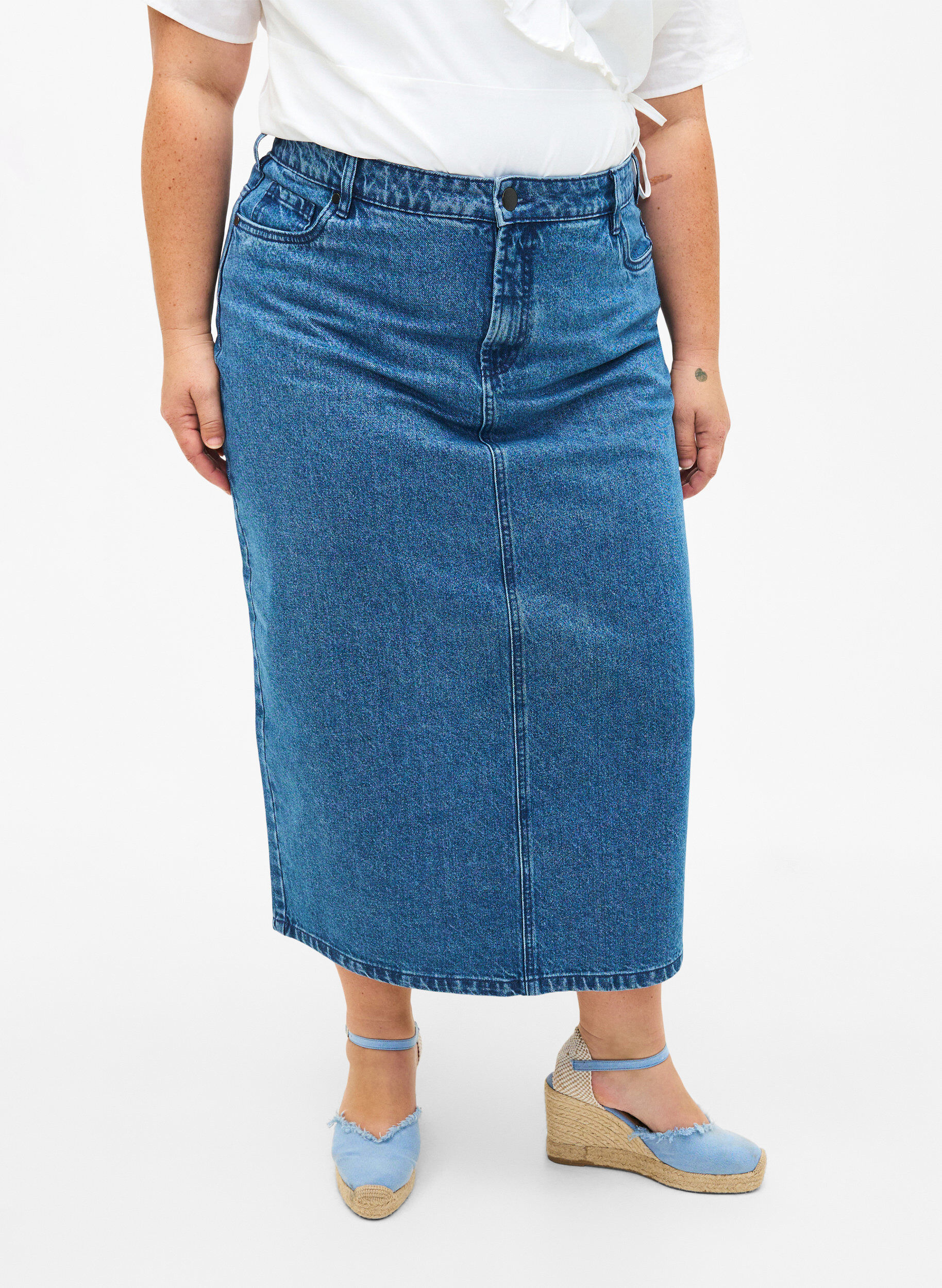 Zizzi Halflange denim rok met split aan de achterkant, Denim Blue, Model image number 2