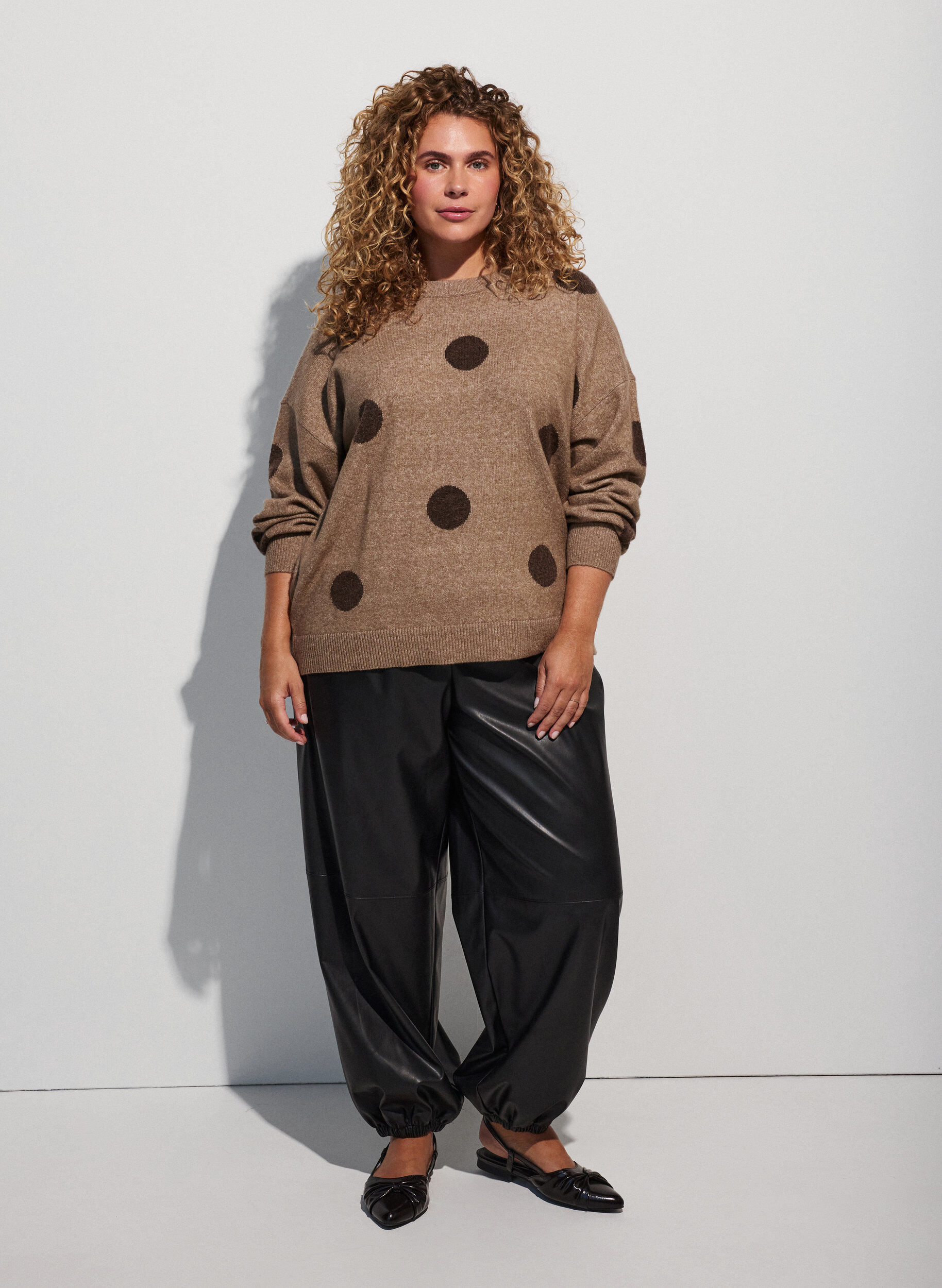 ZizziGebreide blouse met een stippenpatroon, Bruin, Model image number 1