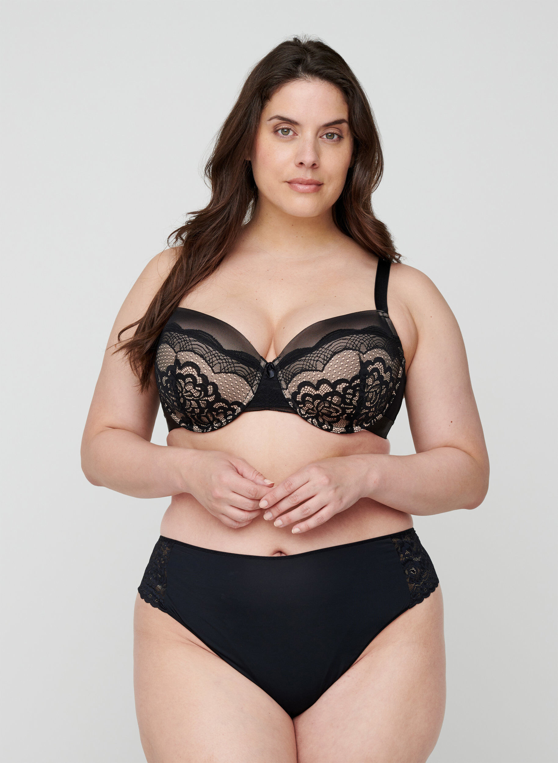 Zizzi 3-pack g-string met kanten rand, Zwart, Model image number 0