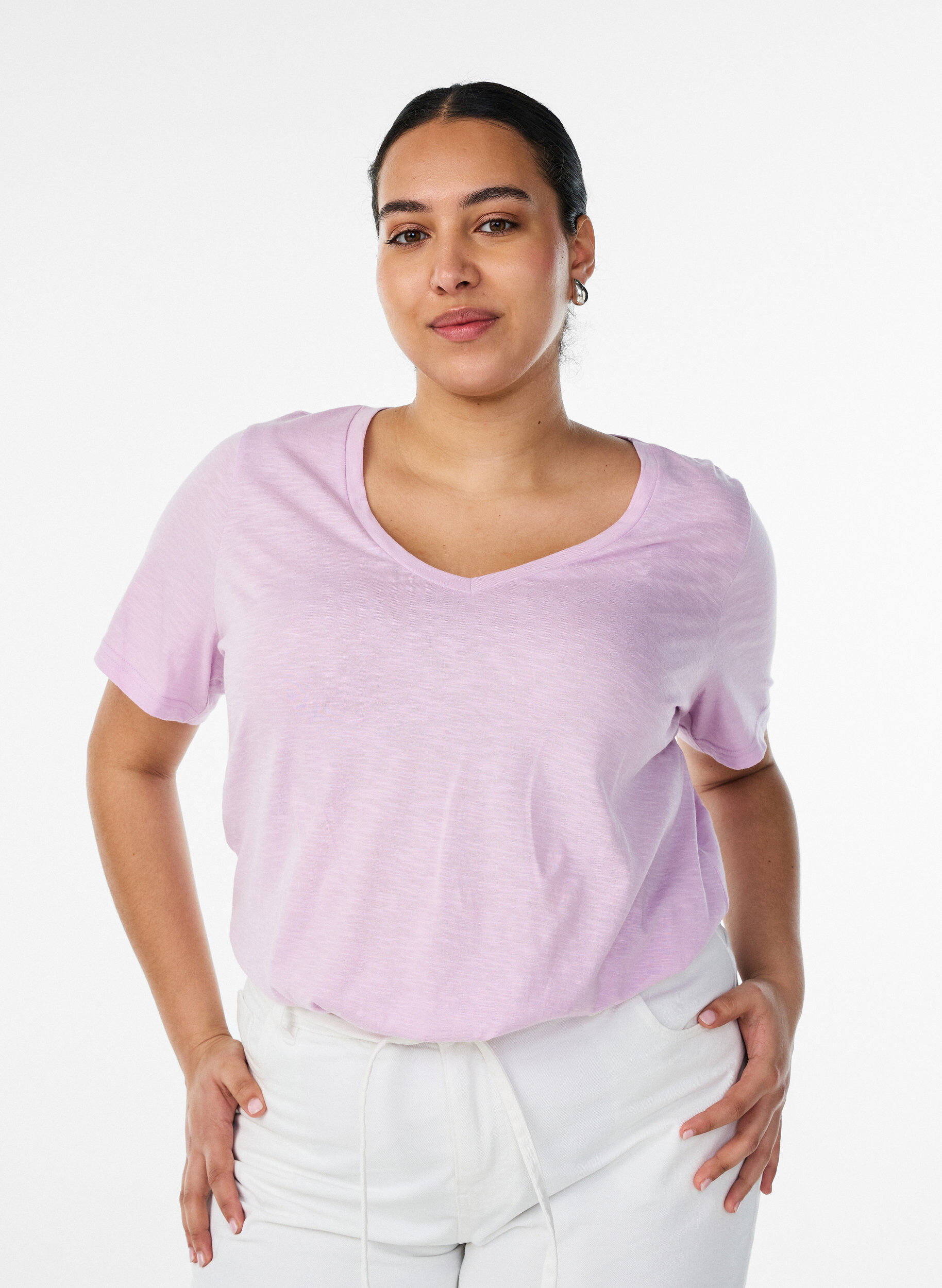 Zizzi Basic t-shirt met korte mouwen en v-hals, Paars, Model image number 0