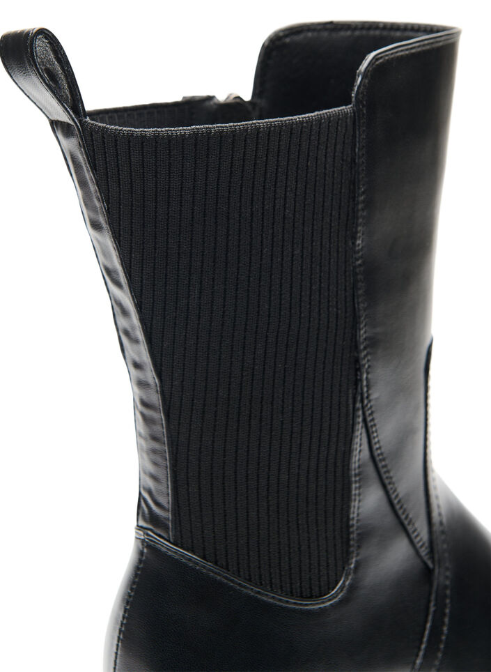 Chelsea boot met een chunky zool en geribde panelen, Zwart, Packshot image number 2
