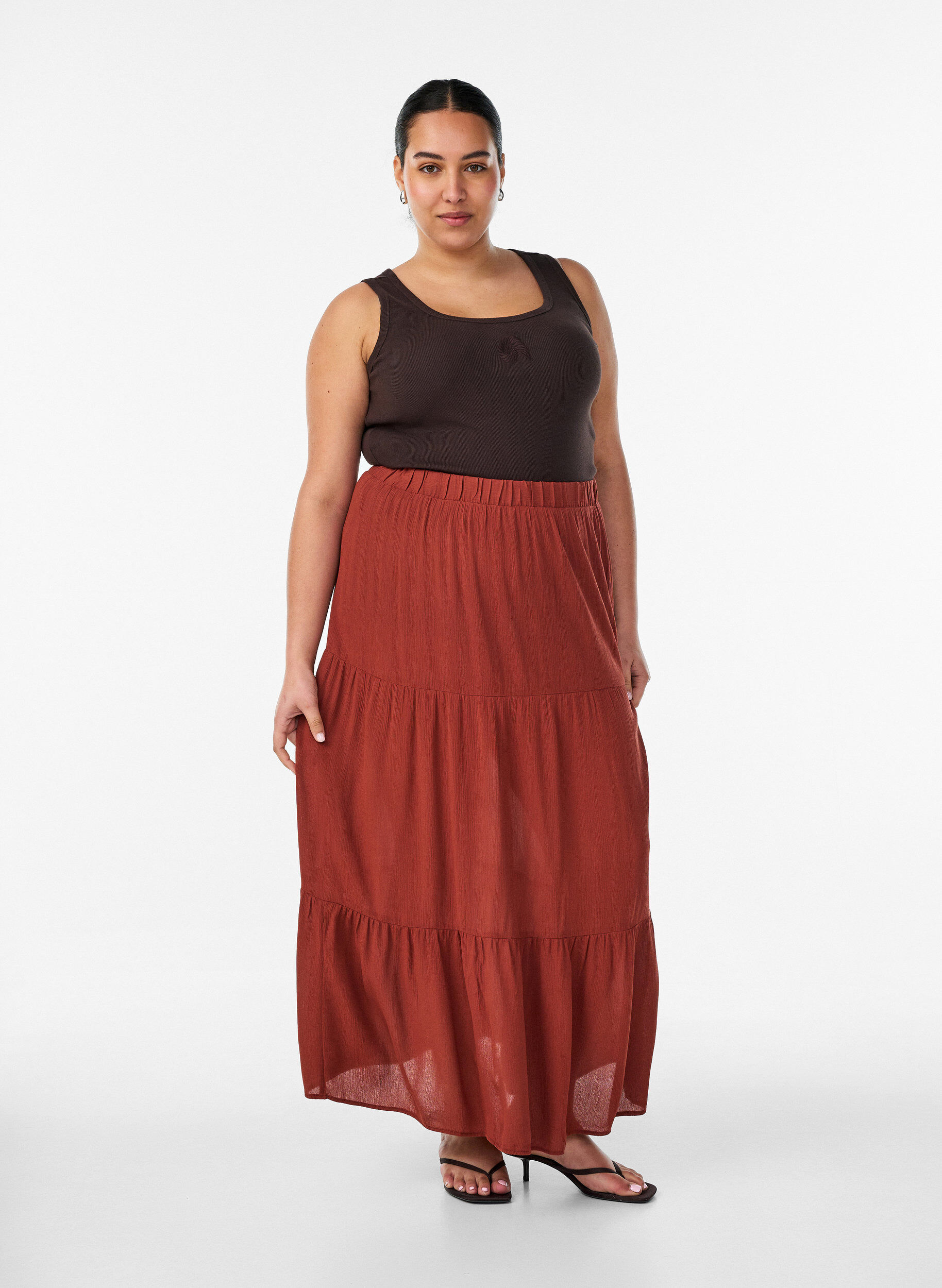 ZizziNauwsluitende top met motief, Bruin, Model image number 1