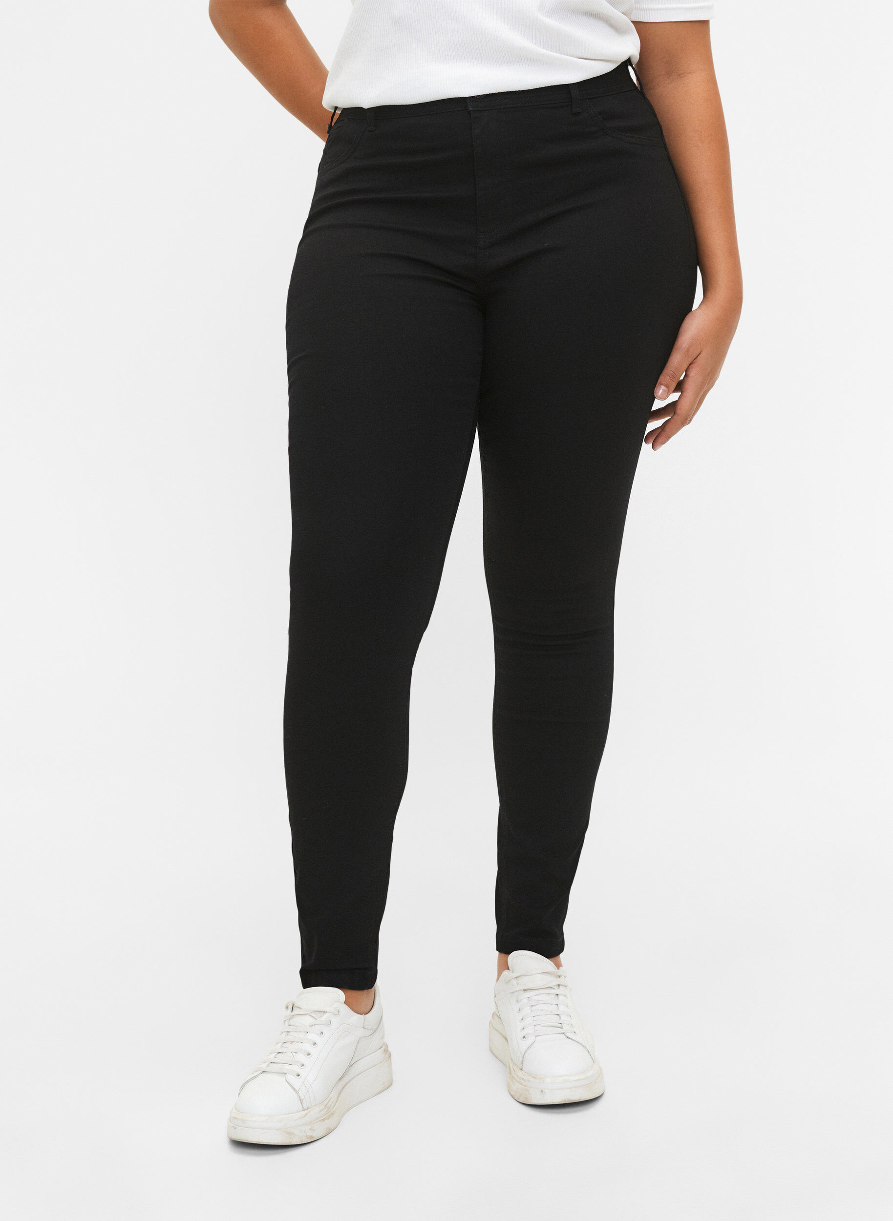 Zizzi Extra slim fit Amy jeans met hoge taille, Zwart, Model image number 3