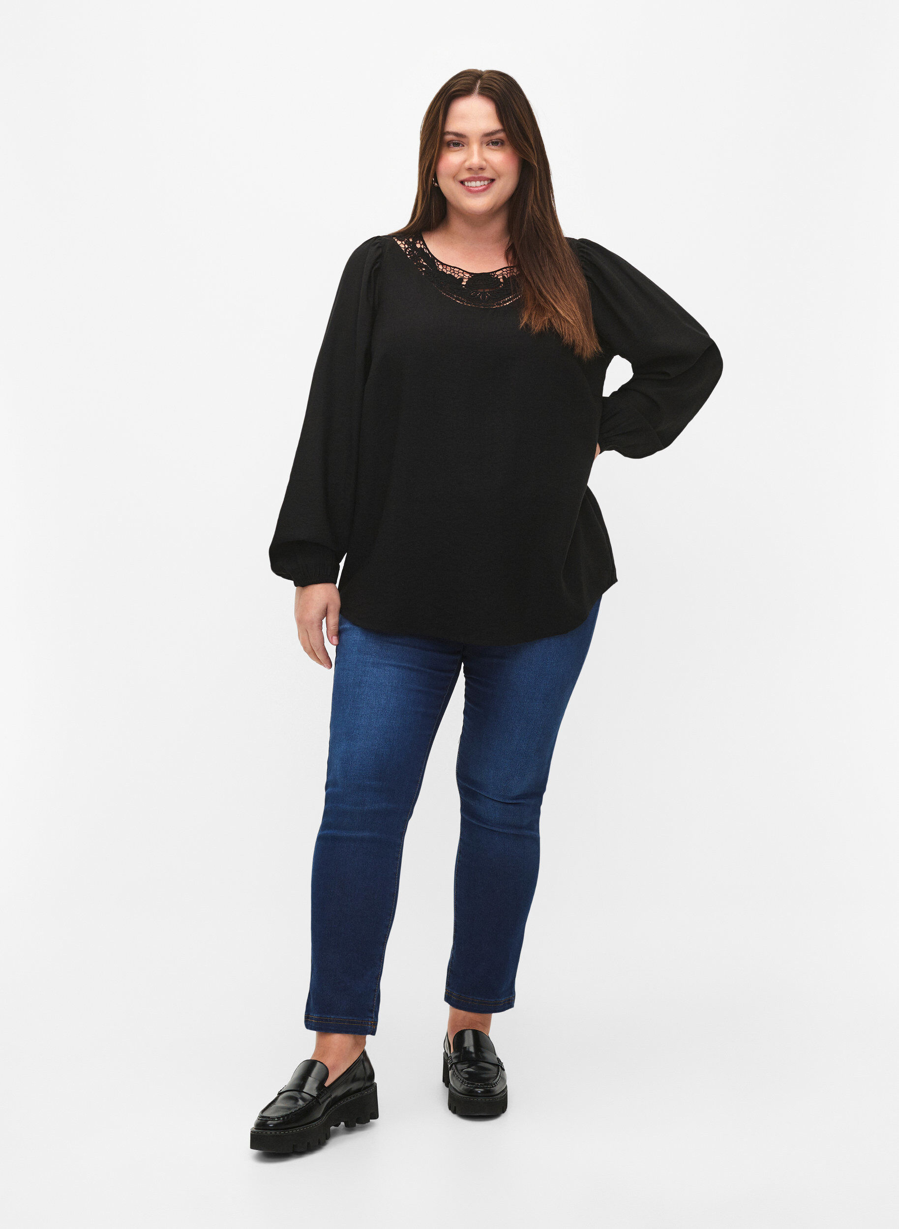 Zizzi Blouse van viscose met gehaakt detail, Black, Model image number 2