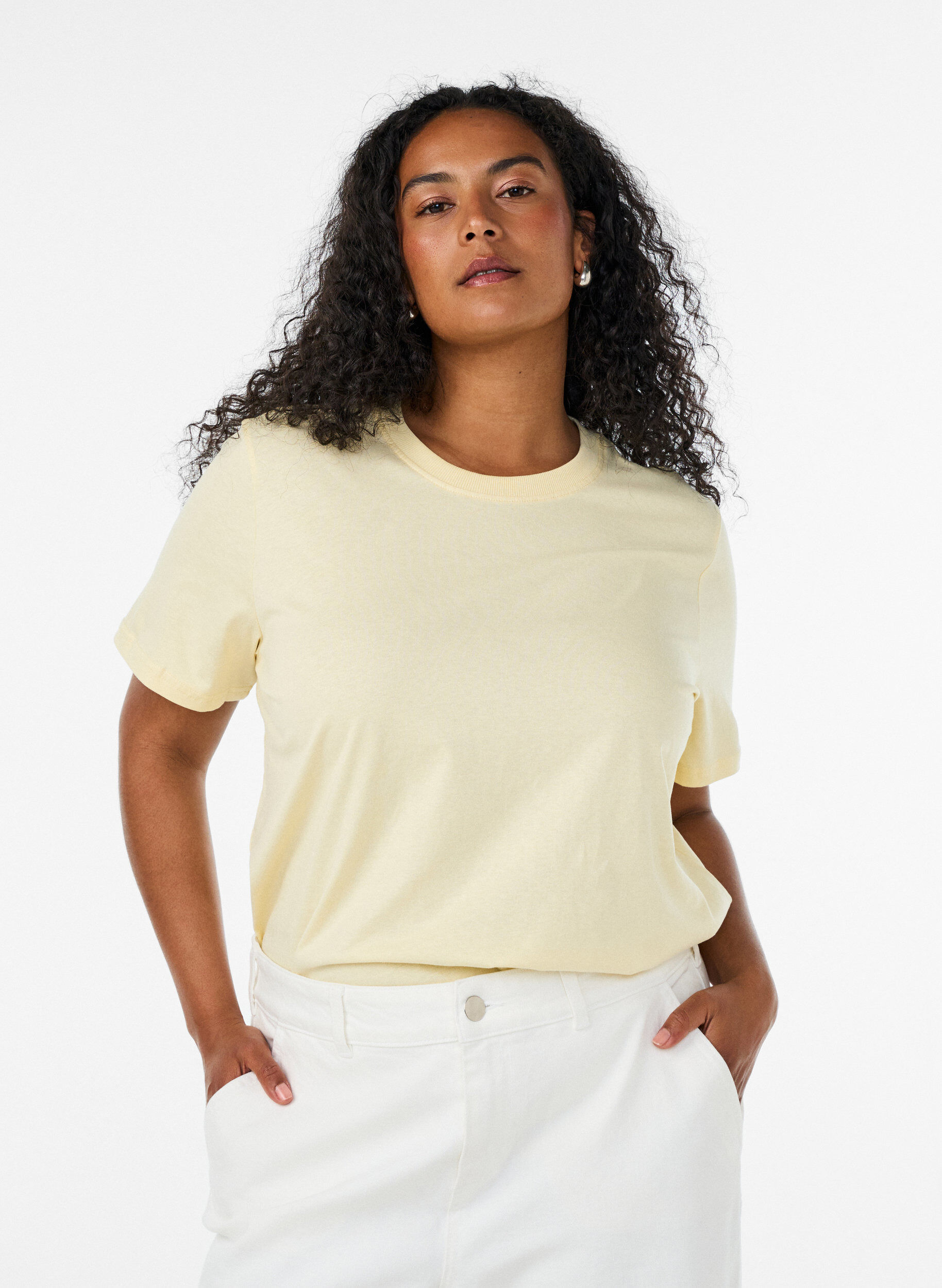 Basic katoenen T-shirt met ronde hals, Geel, Model