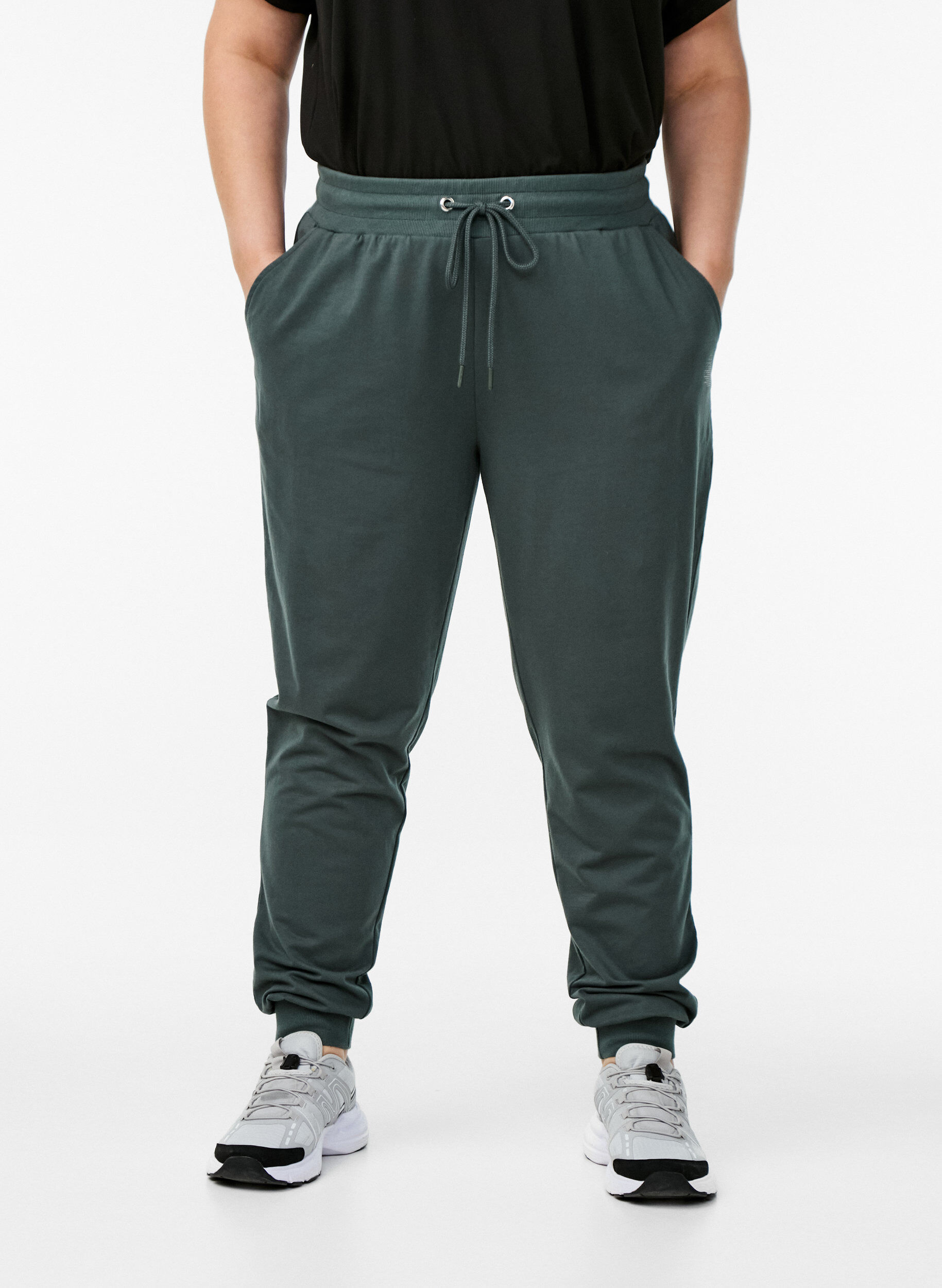 Zizzi Losse trainingsbroek met zakken, Groen, Model image number 2
