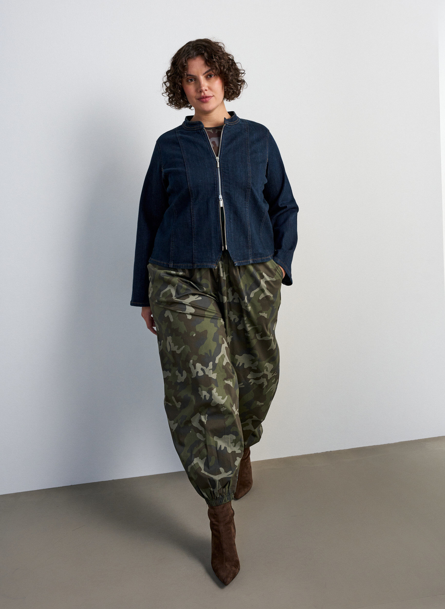 ZizziBalloonbroek met hoge taille en all-overpatroon, Groen, Model image number 0