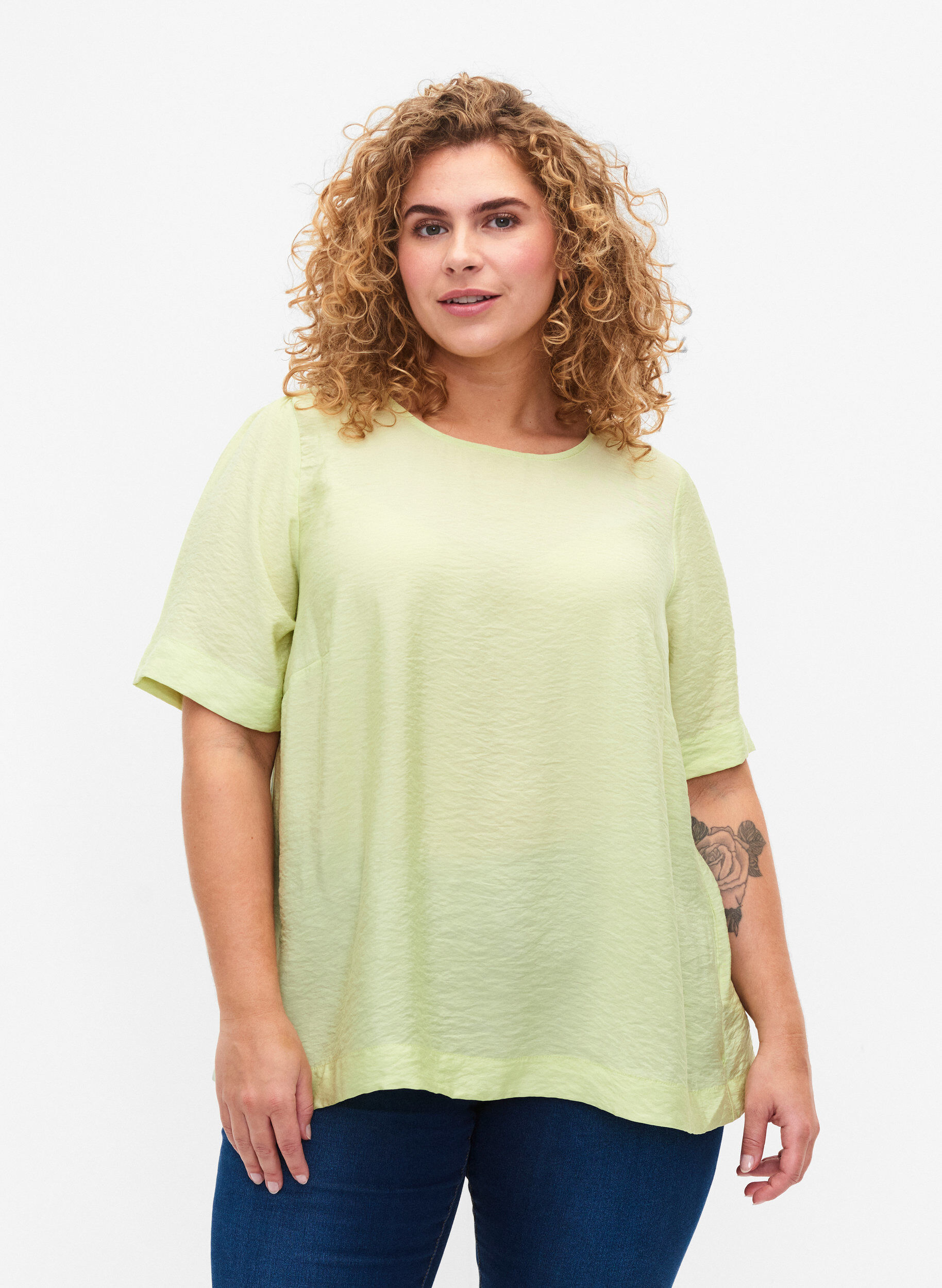 Zizzi Blouse met halflange mouwen in viscose, Lily Green, Model image number 0
