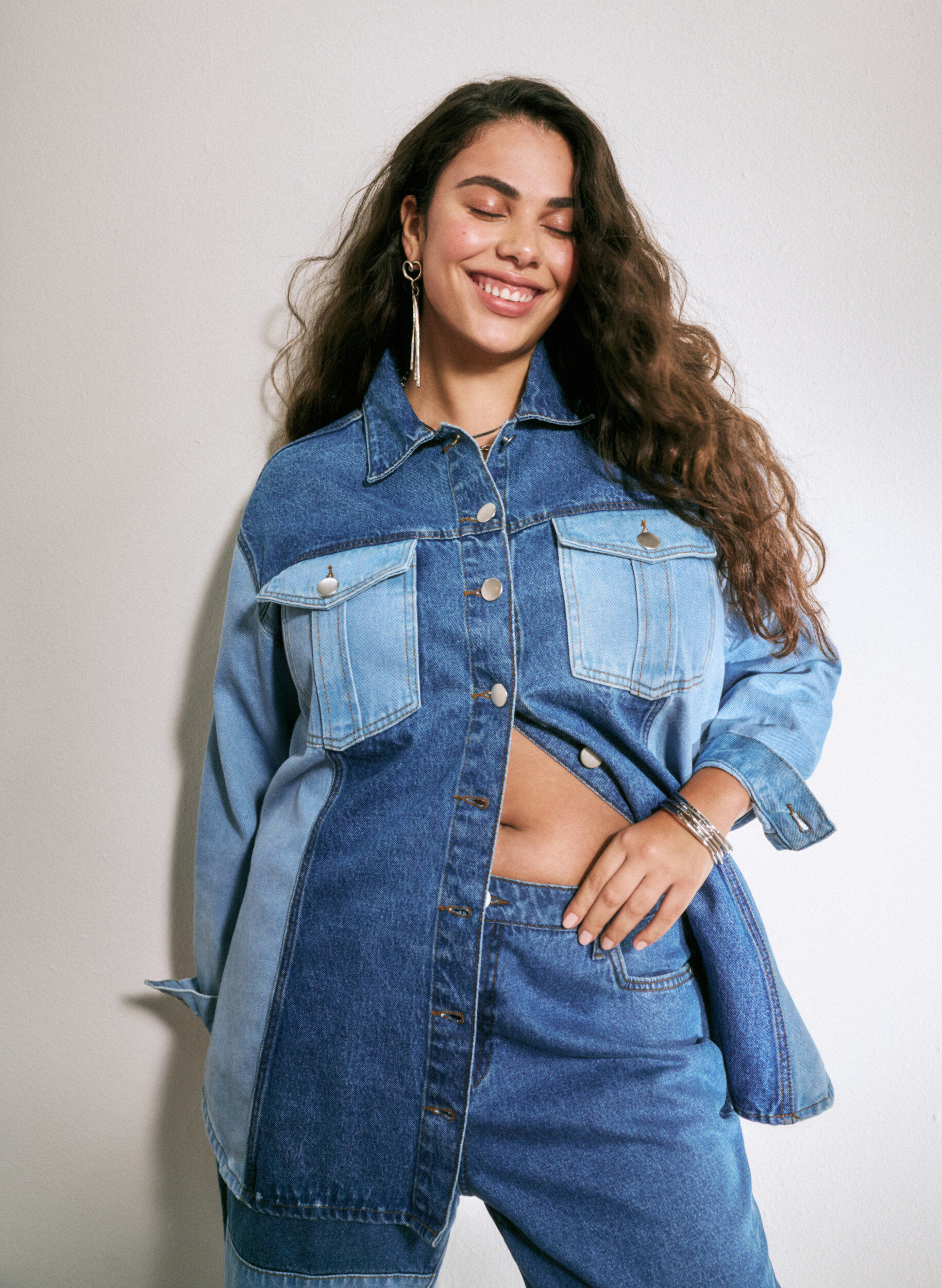 Zizzi Colorblock spijkerjasje, Light Blue Denim, Image image number 0