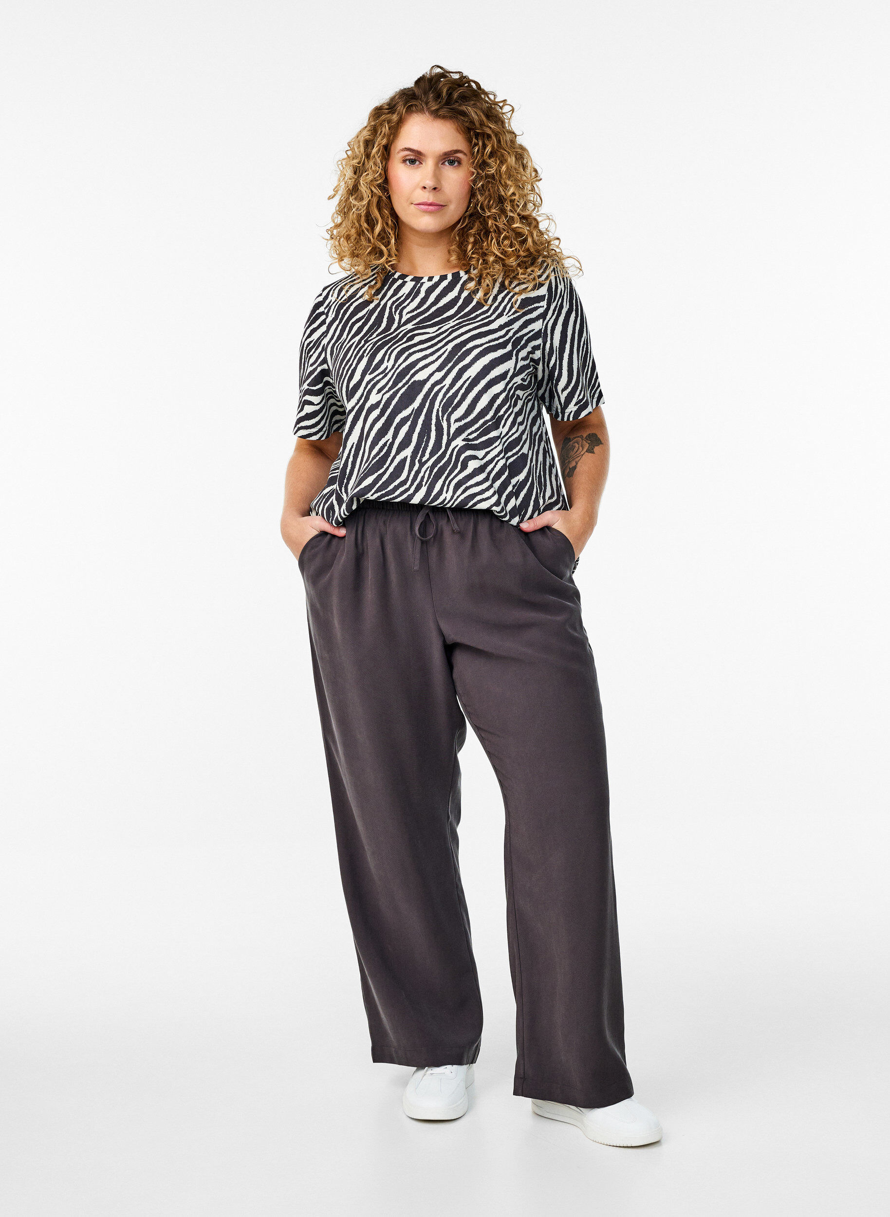 Zizzi FLASH - Viscose broek met elastische tailleband, Grijs, Model image number 0