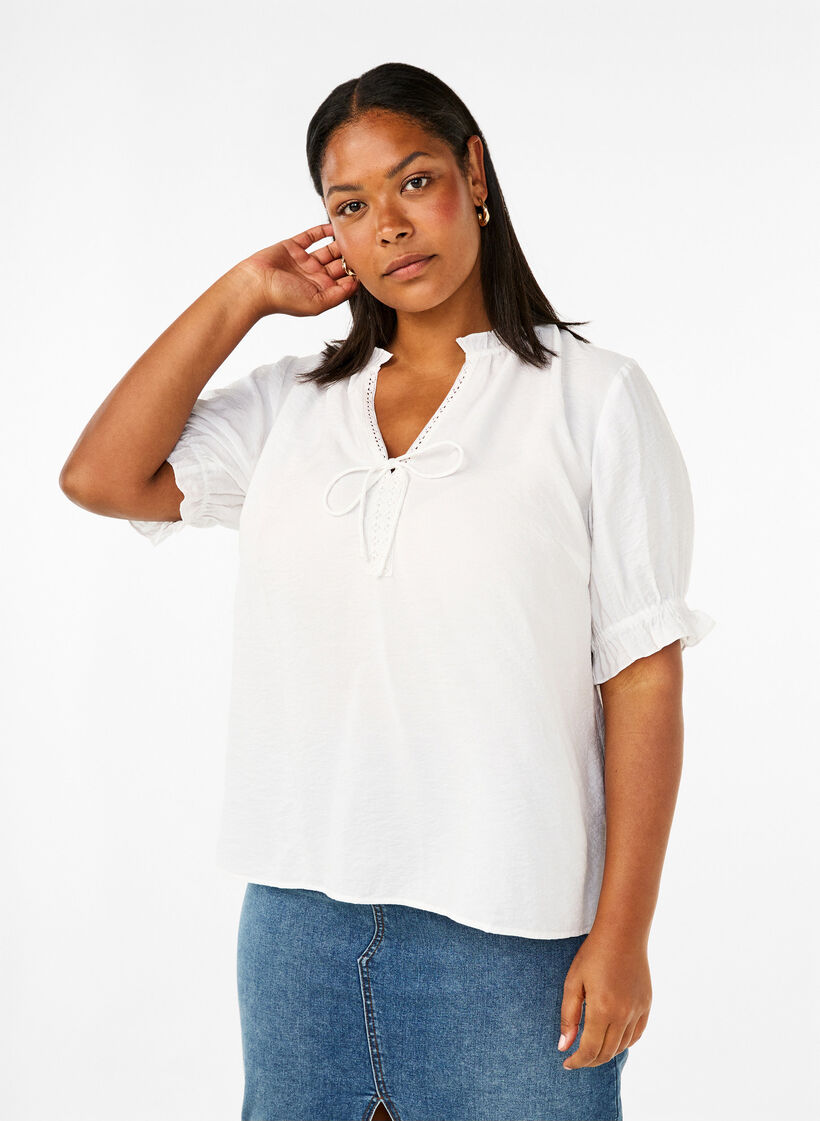Viscose blouse met korte mouwen en ruches, Bright White, Model image number 0