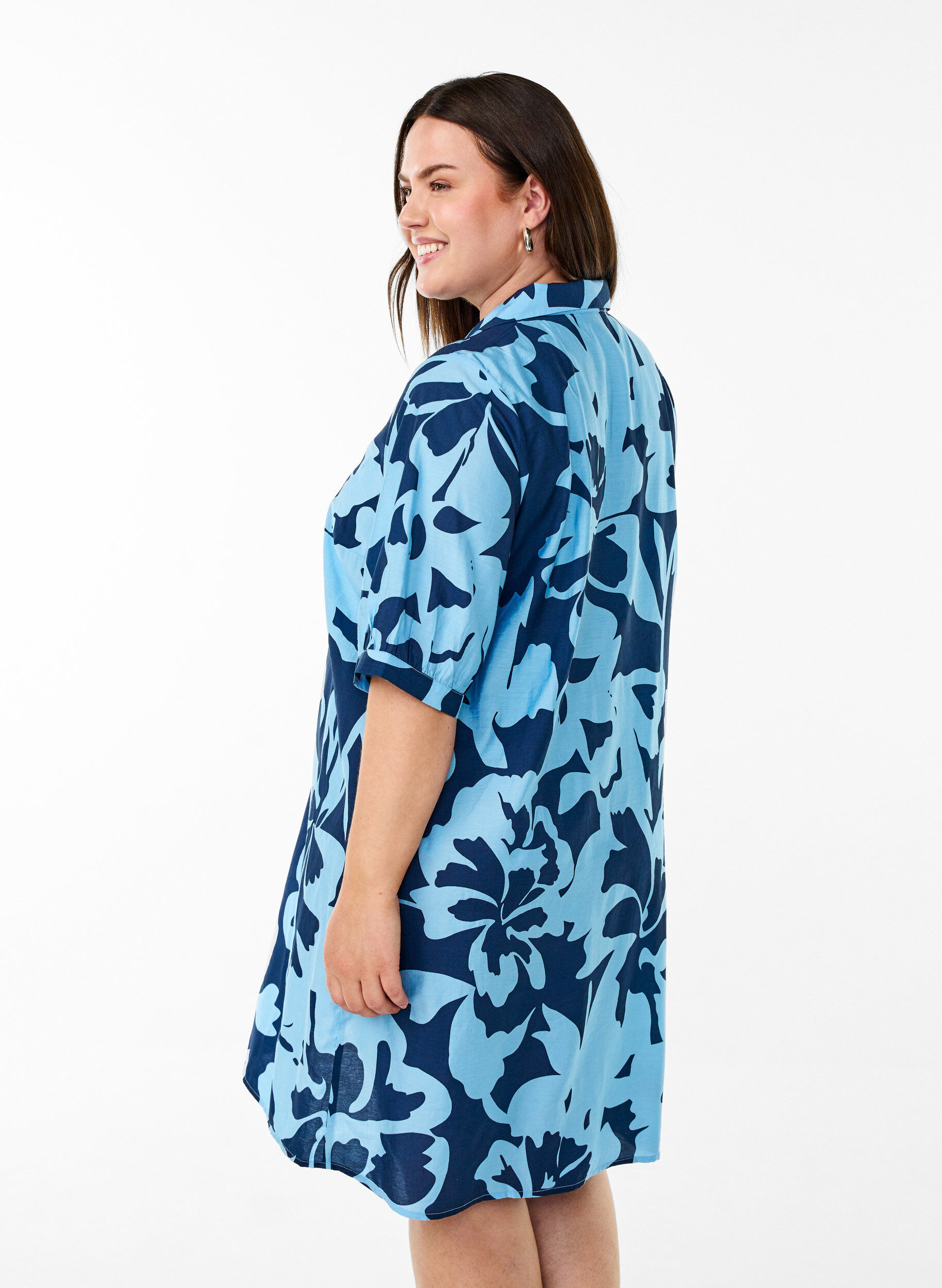 Zizzi Knielange jurk met print en V-hals, Blauw, Model image number 2