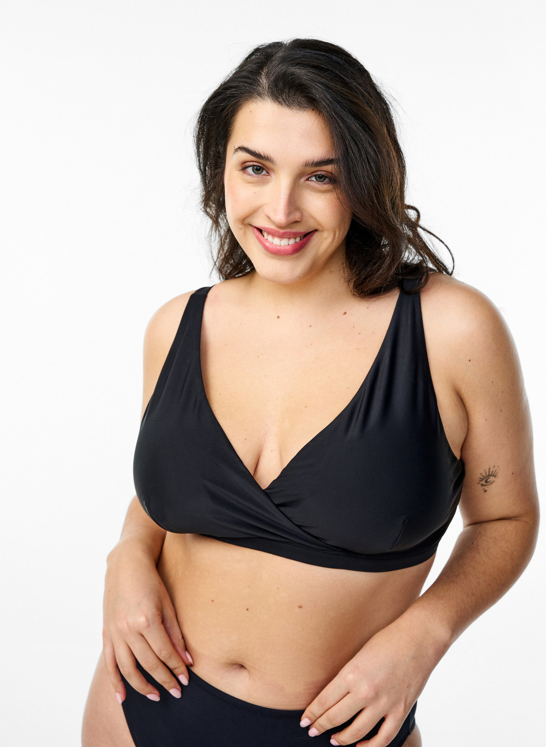 Triangle bikinitop met wikkel detail, Zwart, Model