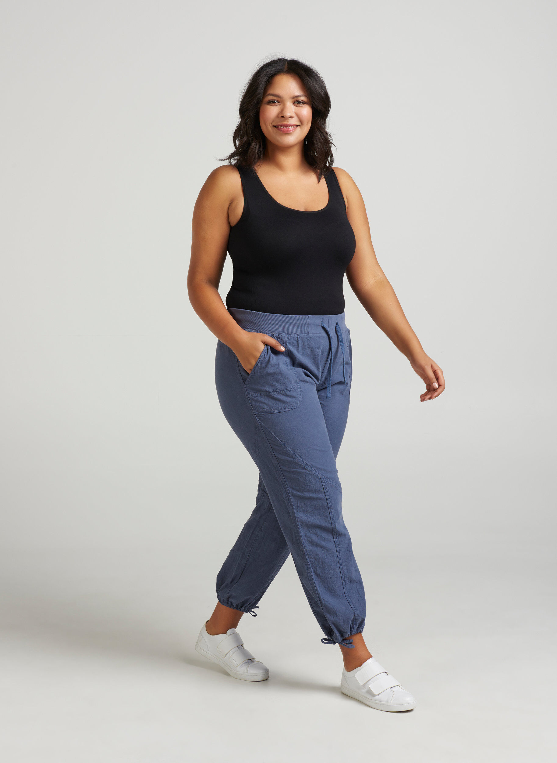 Zizzi Naadloze basic tank top, Zwart, Model image number 1