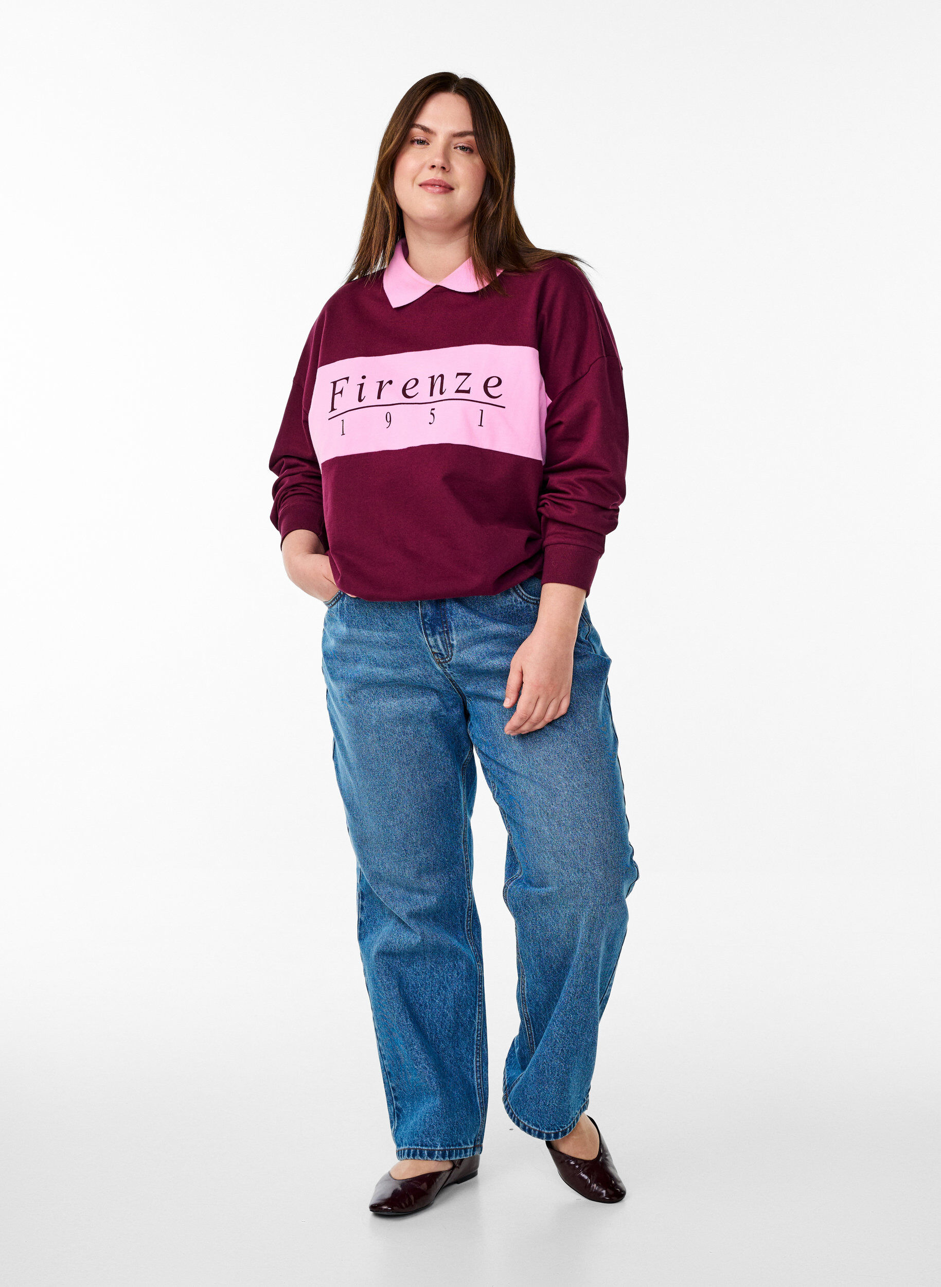 Zizzi Sweatshirt met kraag en contrastprint van biologisch katoen, Donker Bordeaux, Model image number 1