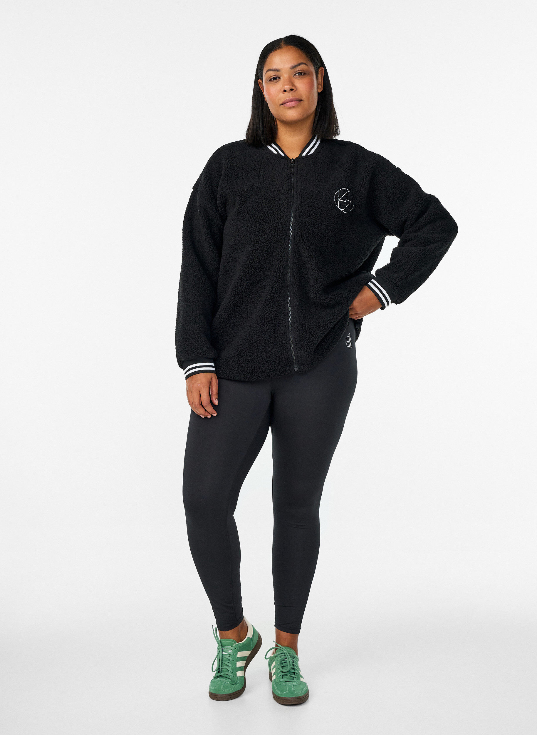 Zizzi Teddyfleece jas met strependetails, Zwart, Model image number 1