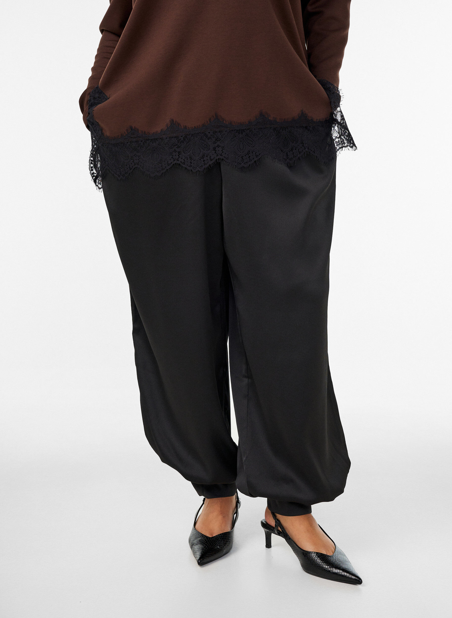 ZizziSatin-look ballonbroek, Zwart, Model image number 2