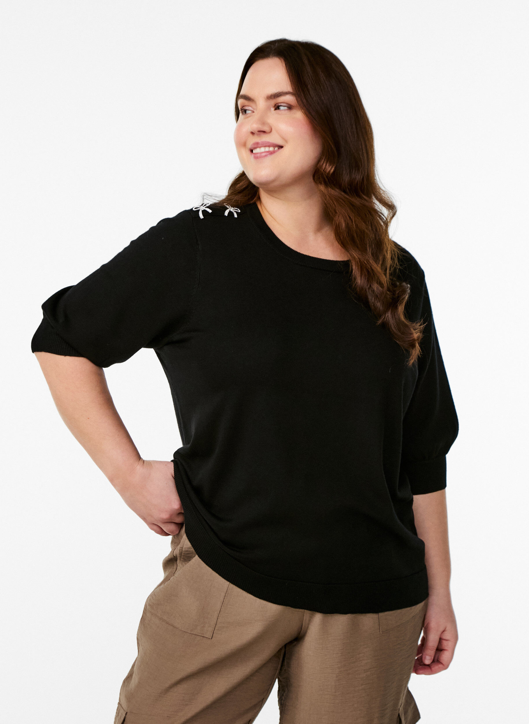 Zizzi Gebreide blouse met korte mouwen en kleine strikken, Zwart, Model image number 0