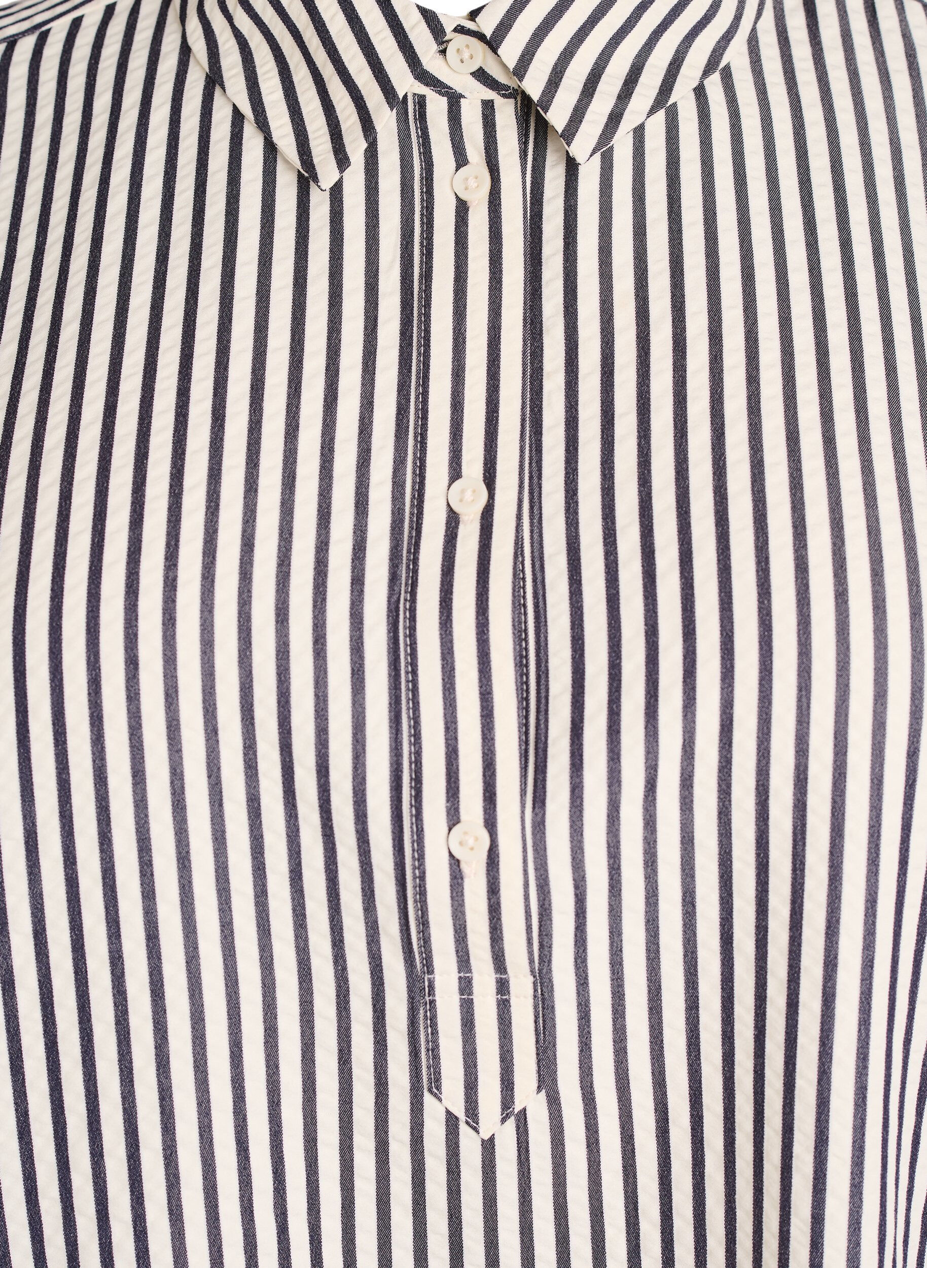 Zizzi Gestreept shirt met knoopdetail op de achterkant, Zwart, Packshot image number 2