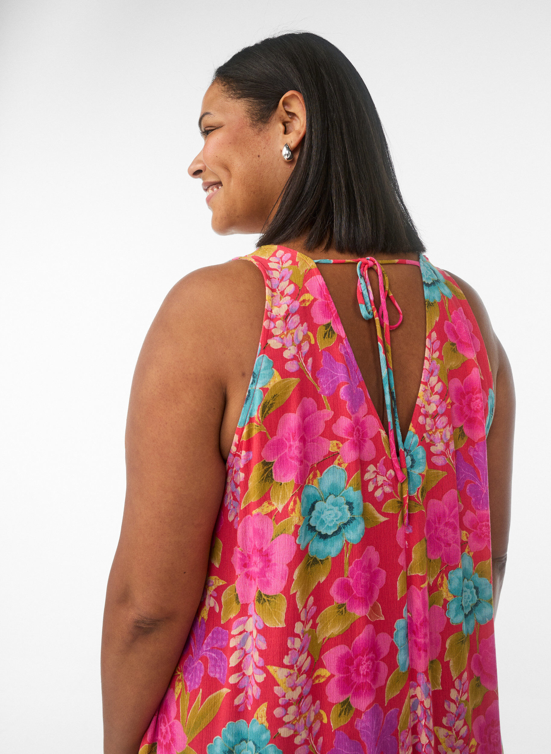 Zizzi A-lijn maxi-jurk zonder mouwen met een V-hals, Rood, Model image number 2