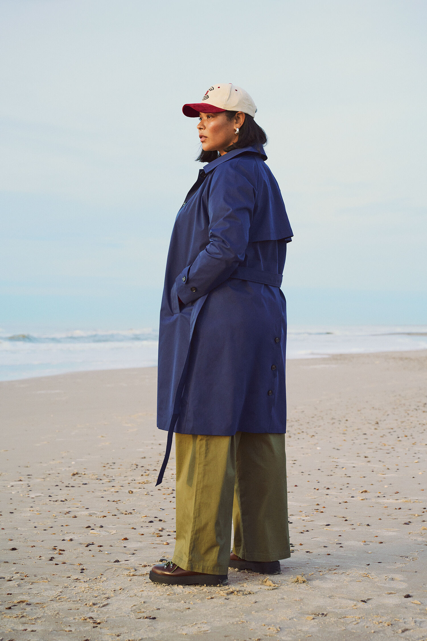 Zizzi Blauwe trenchcoat, , Model